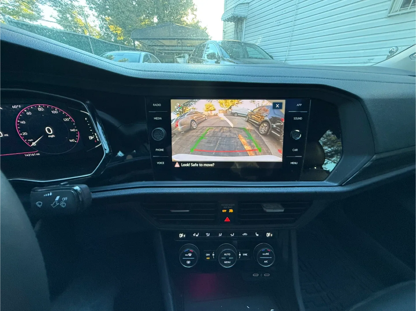 2021 White Volkswagen Jetta Sedan SEL image indicator(8)