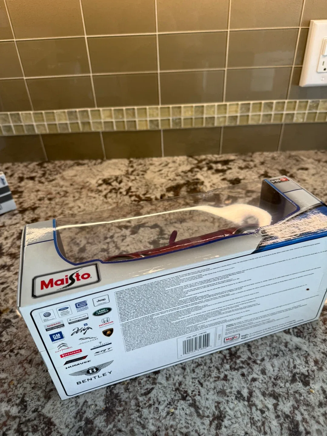 Maisto 2014 Corvette Stingray Special Edition