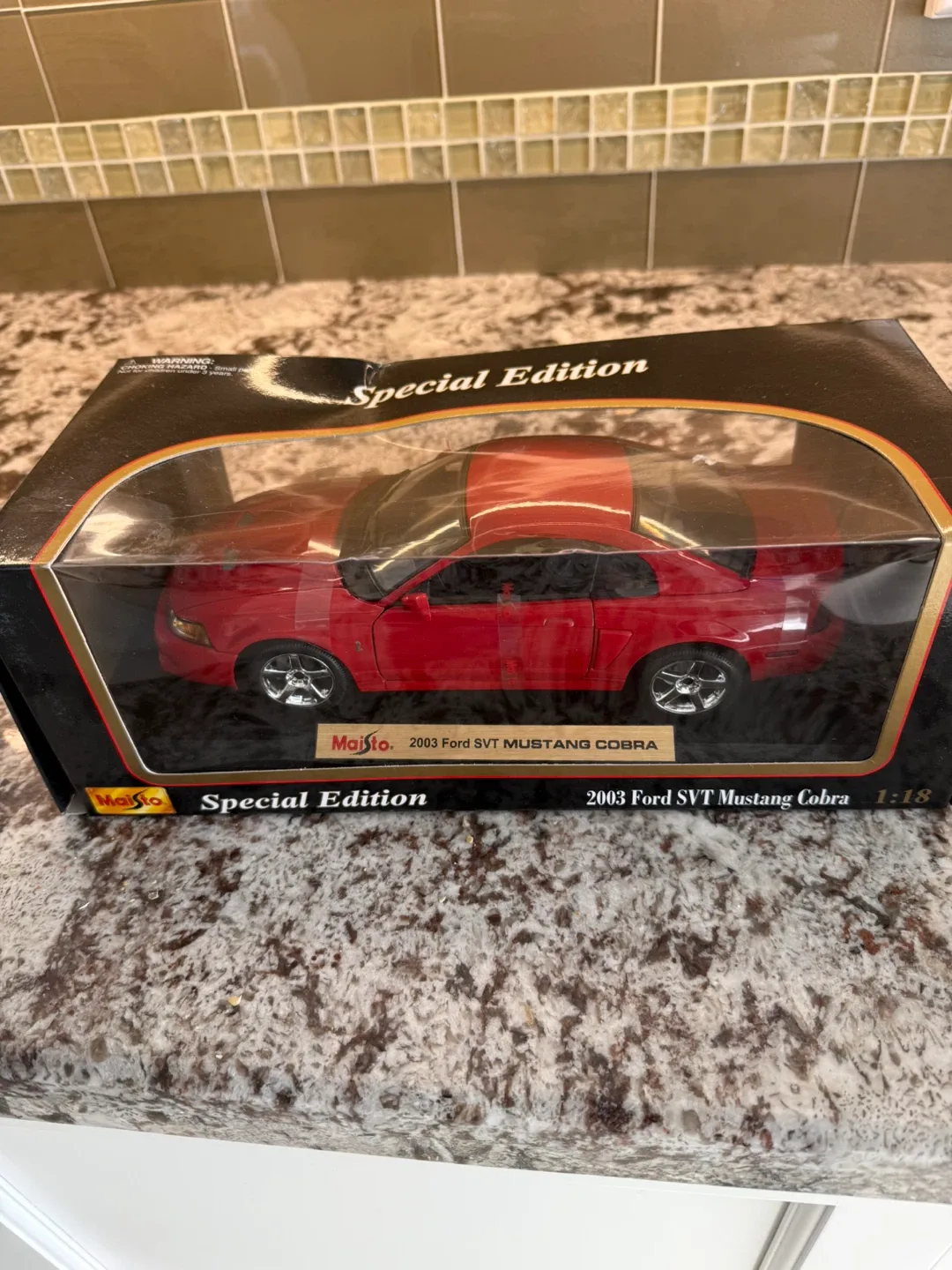 Maisto 2003 Ford Mustang Cobra 1:18 Scale image indicator(2)