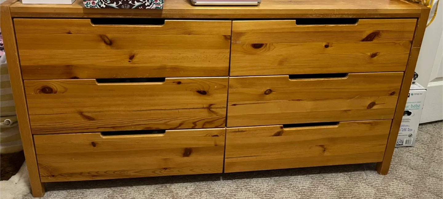 Moving sale - dresser with 6 drawers