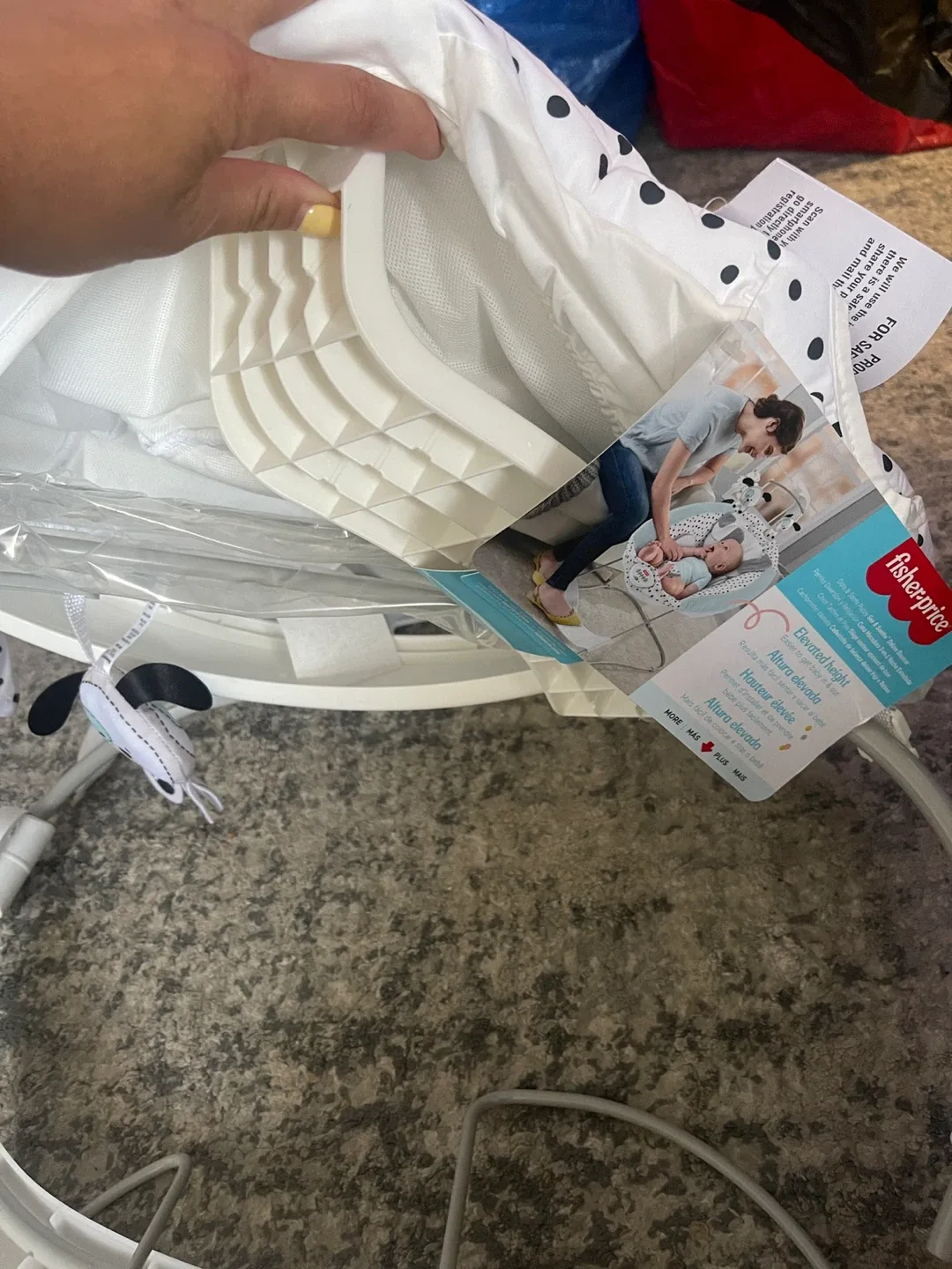 Fisher-Price Dots & Spots See & Soothe Deluxe Bouncer image indicator(7)