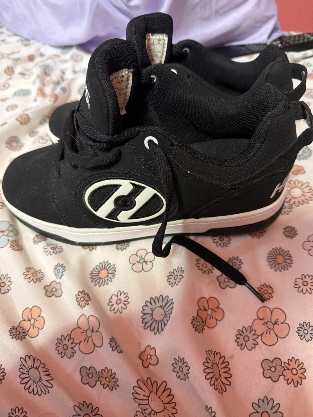 Heelys Roller Shoes - Size 6 - photo 2