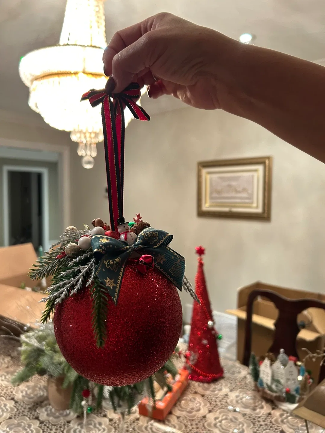 Red Christmas Ornament image indicator(2)