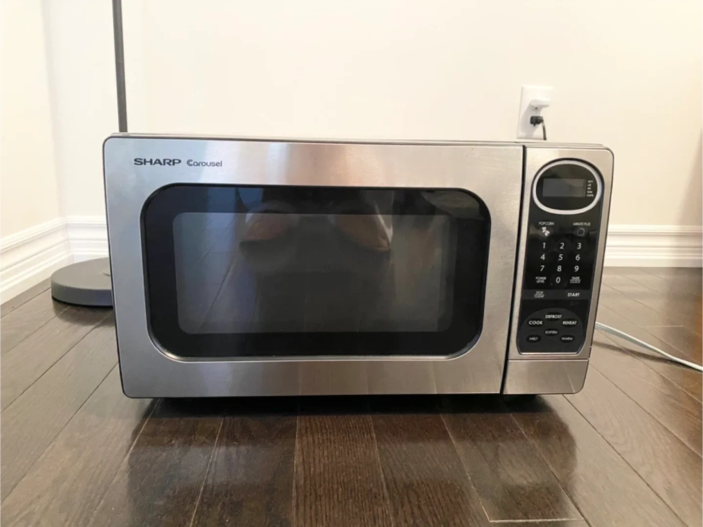 Large SHARP Carousel Microwave Oven