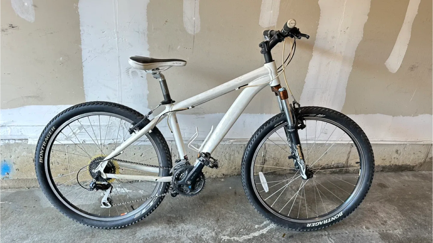 Trek Mountain Bike - 26 inch wheel image indicator(3)