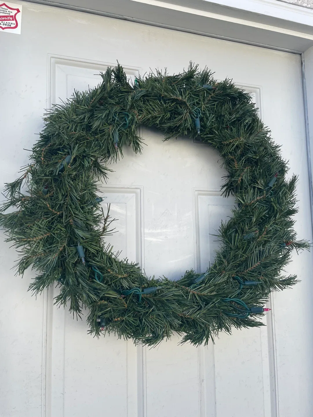 Pre-Lit Artificial Christmas Wreath