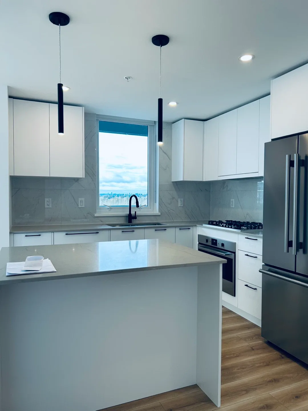 Private Room + den + private bathroom image indicator(3)