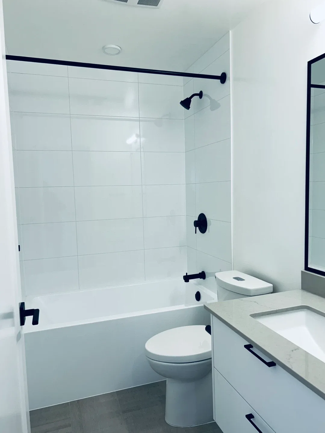 Private Room + den + private bathroom image indicator(2)