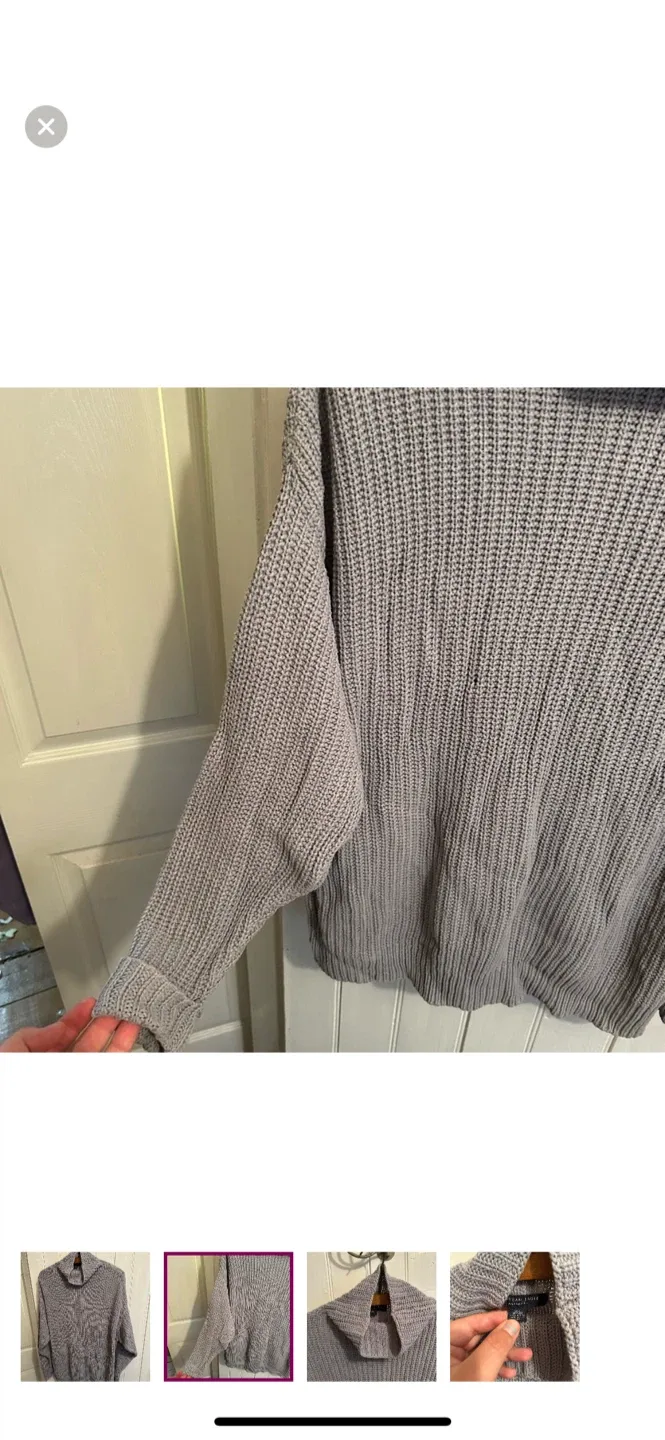 American Eagle Oversized Knit Turtleneck XS/S image indicator(2)