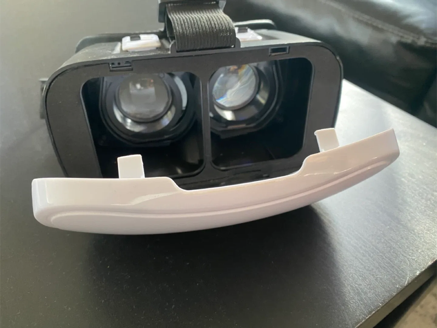 VR-Smartphone Headset- Black & White image indicator(5)