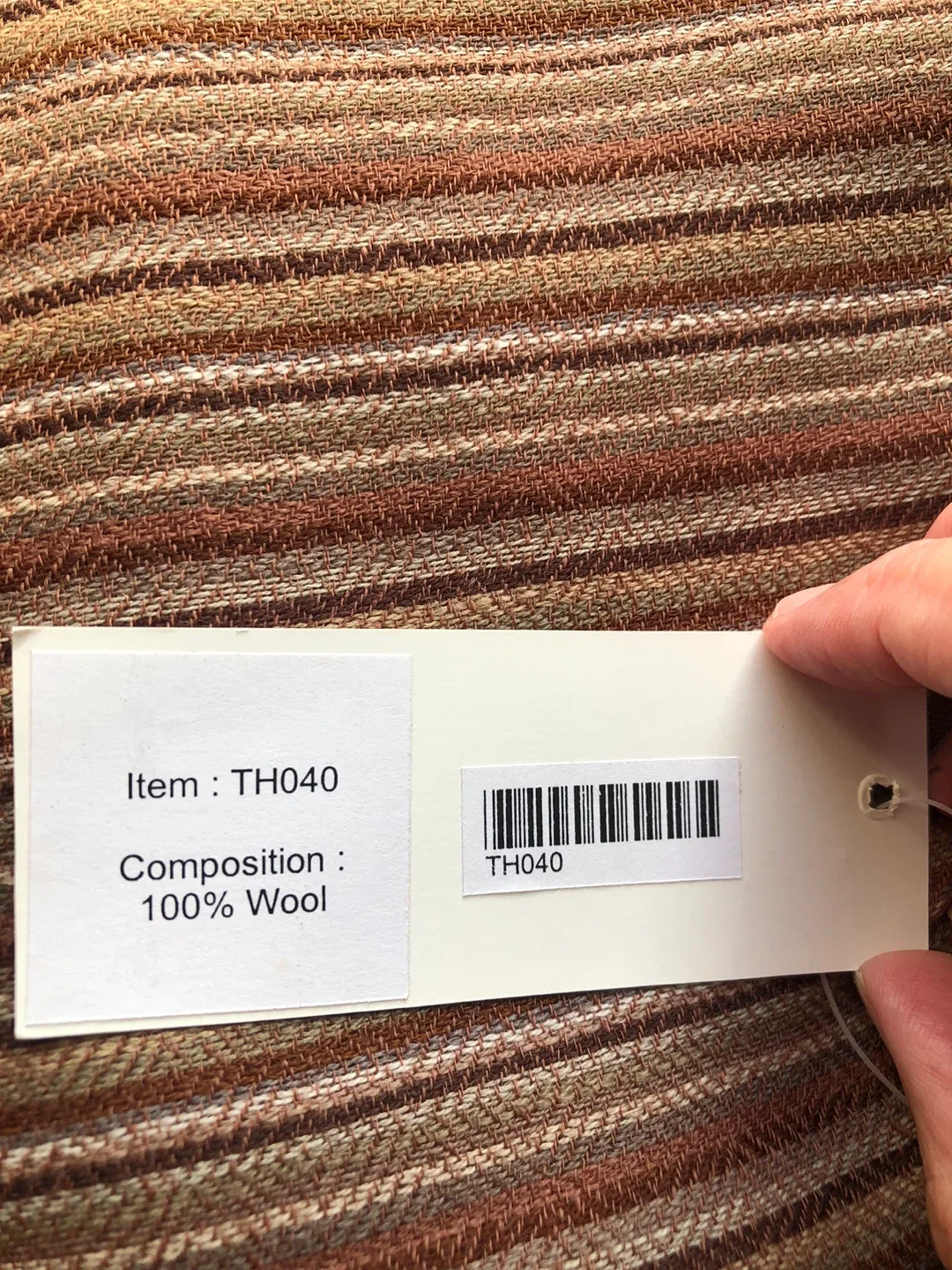 Mahogany Brand Wool Scarf - Unisex image indicator(3)