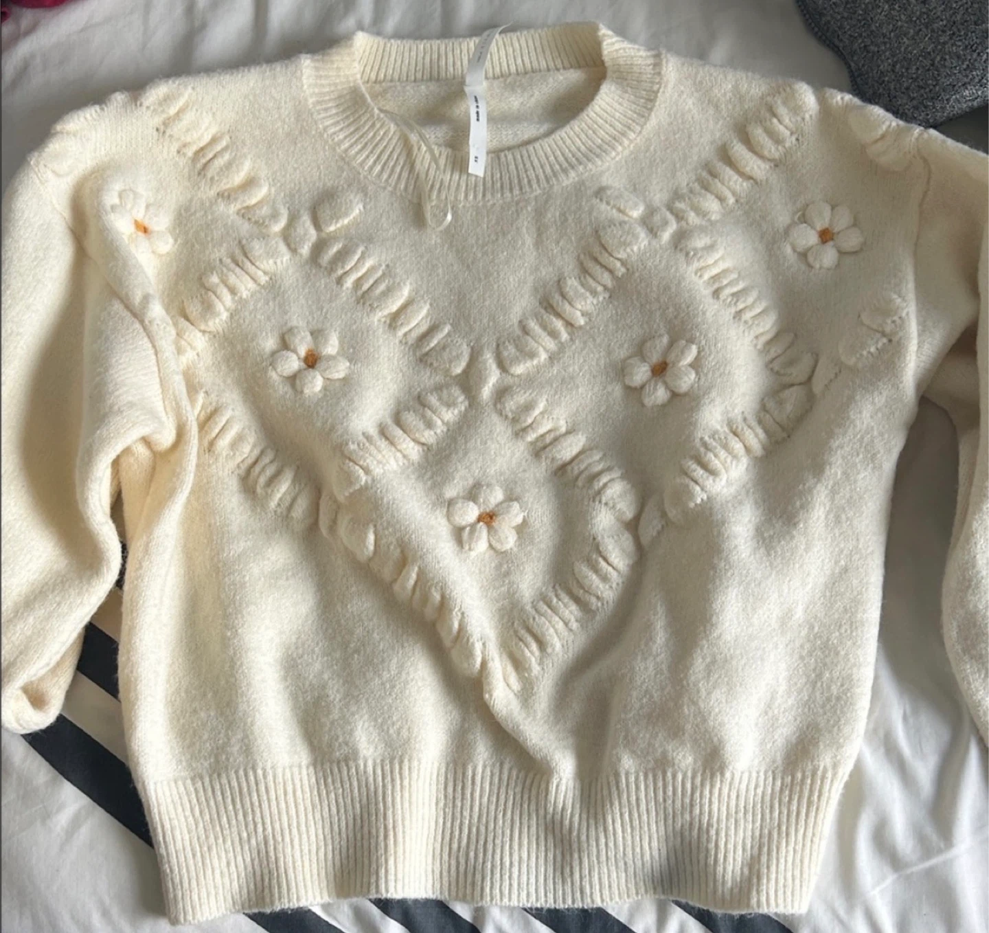 Dreamers by Debut Cream Floral Sweater - XS