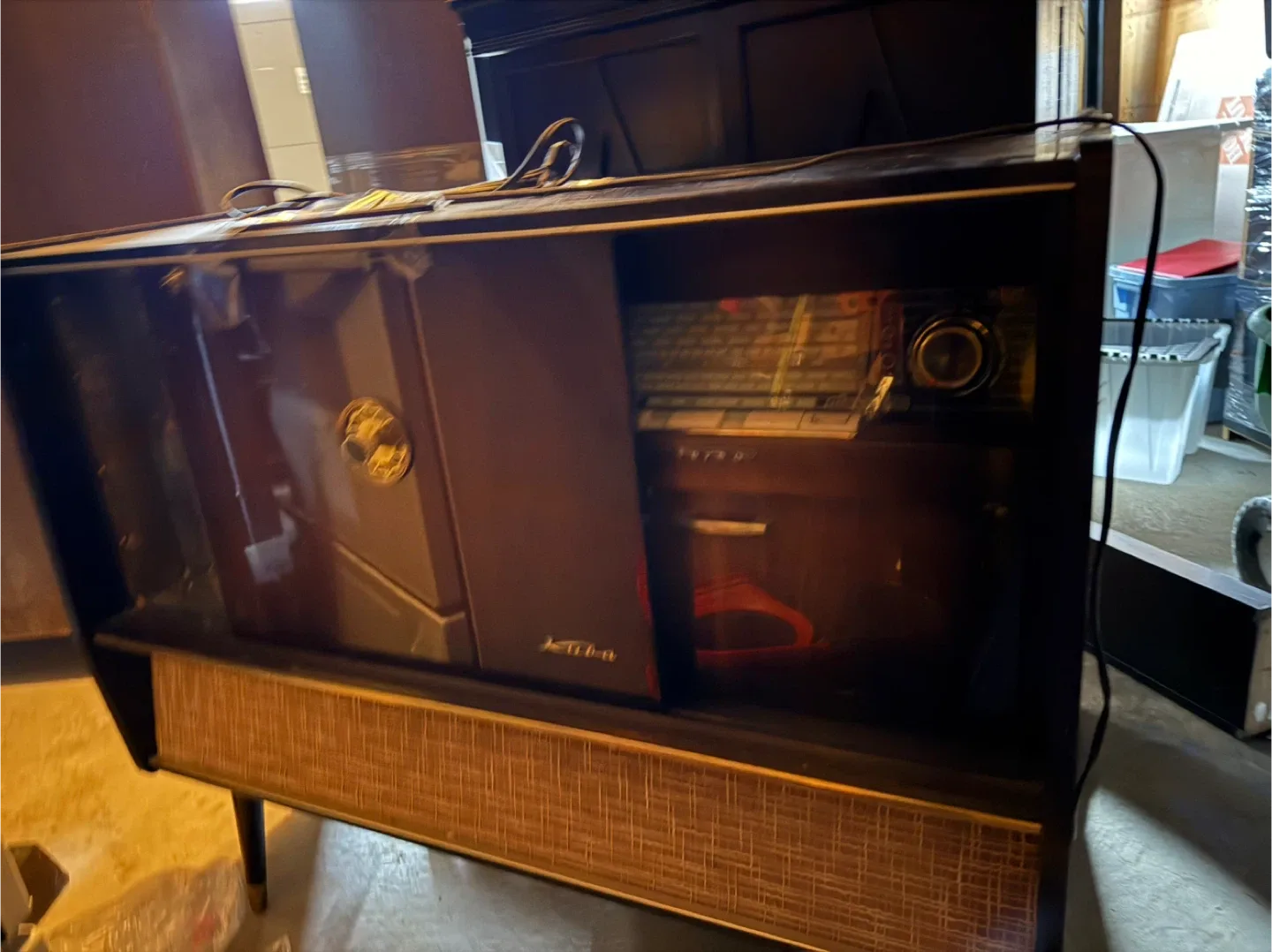 Lecson Vintage Stereo Cabinet