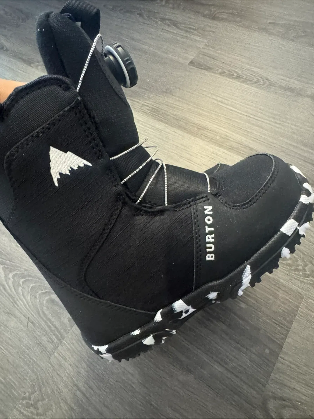 Burton Snowboard + Grom Boa boots + Grom Bindings image indicator(8)