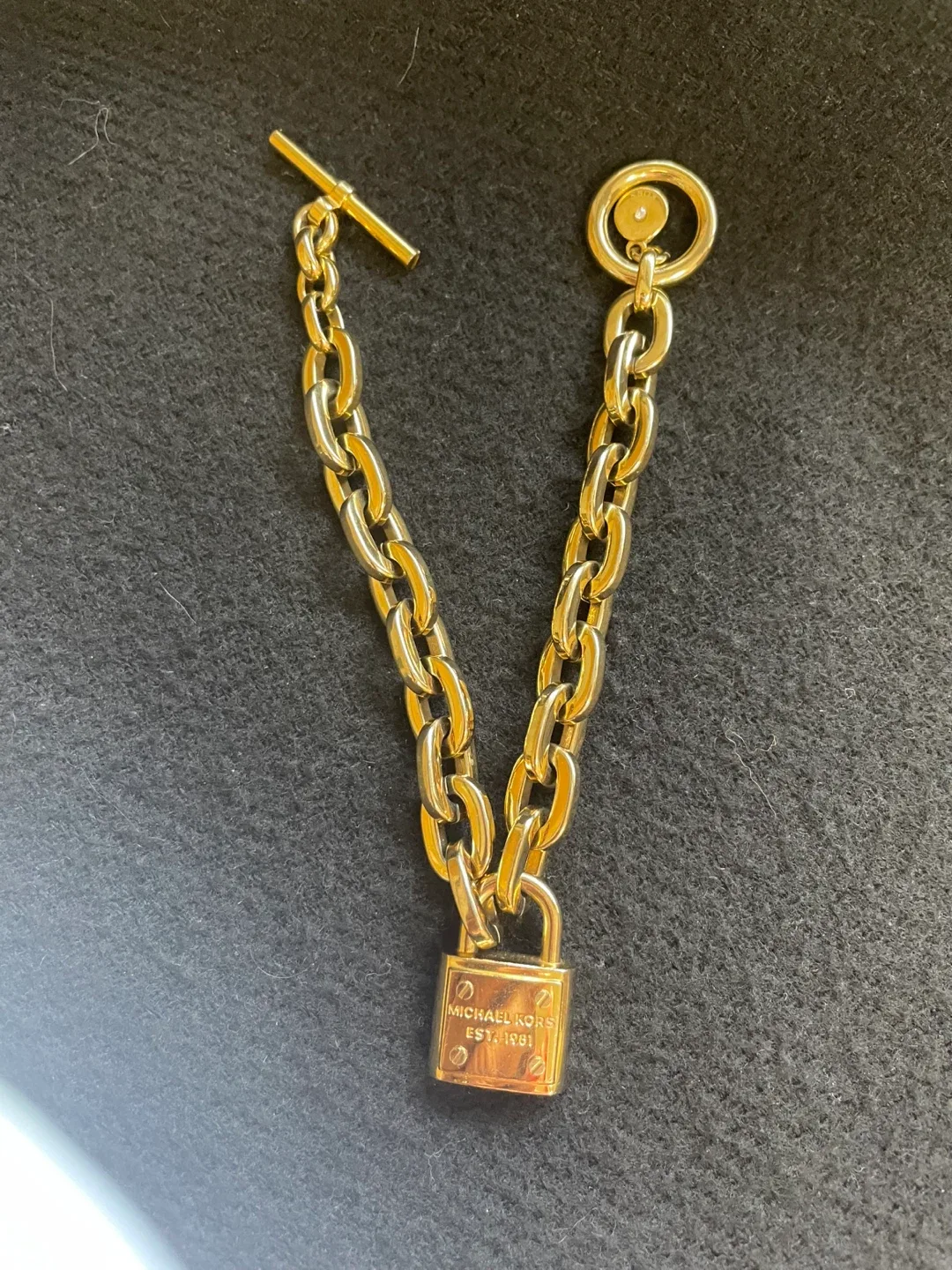 Michael Kors bracelet image indicator(2)