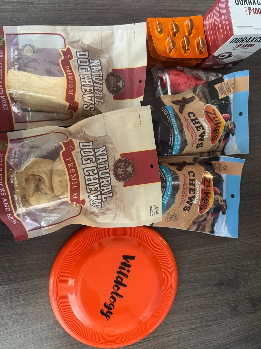 Dog Chews: Bully Bunches & Zuke's