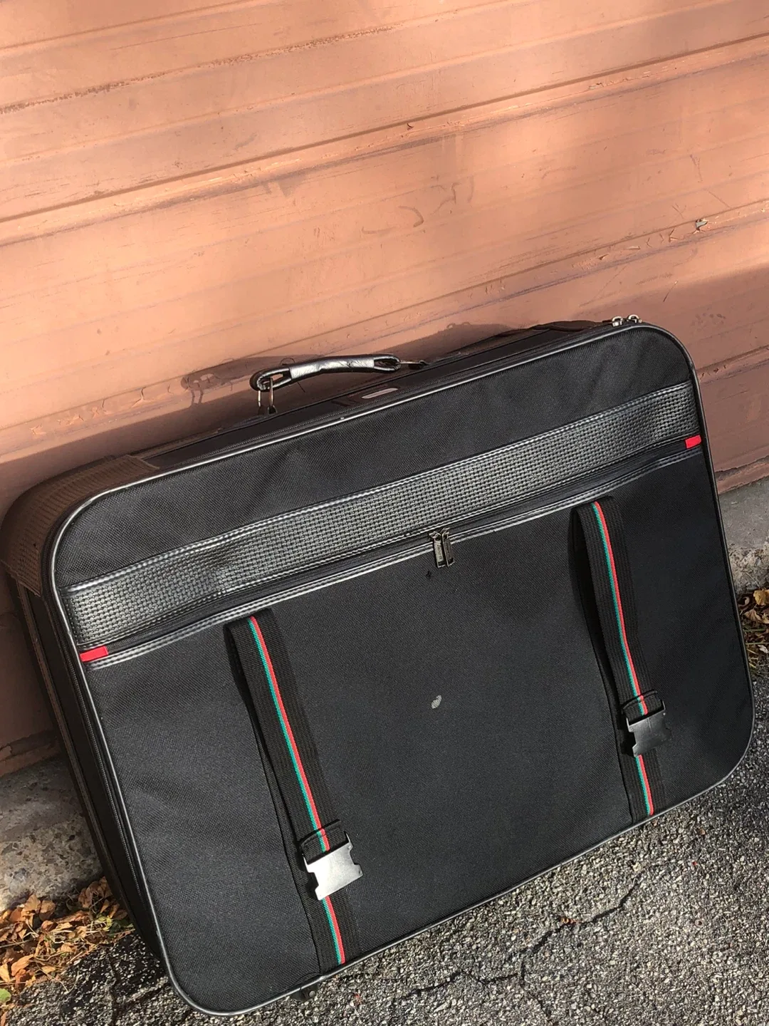 10x20x28 inch Black rolling suitcase