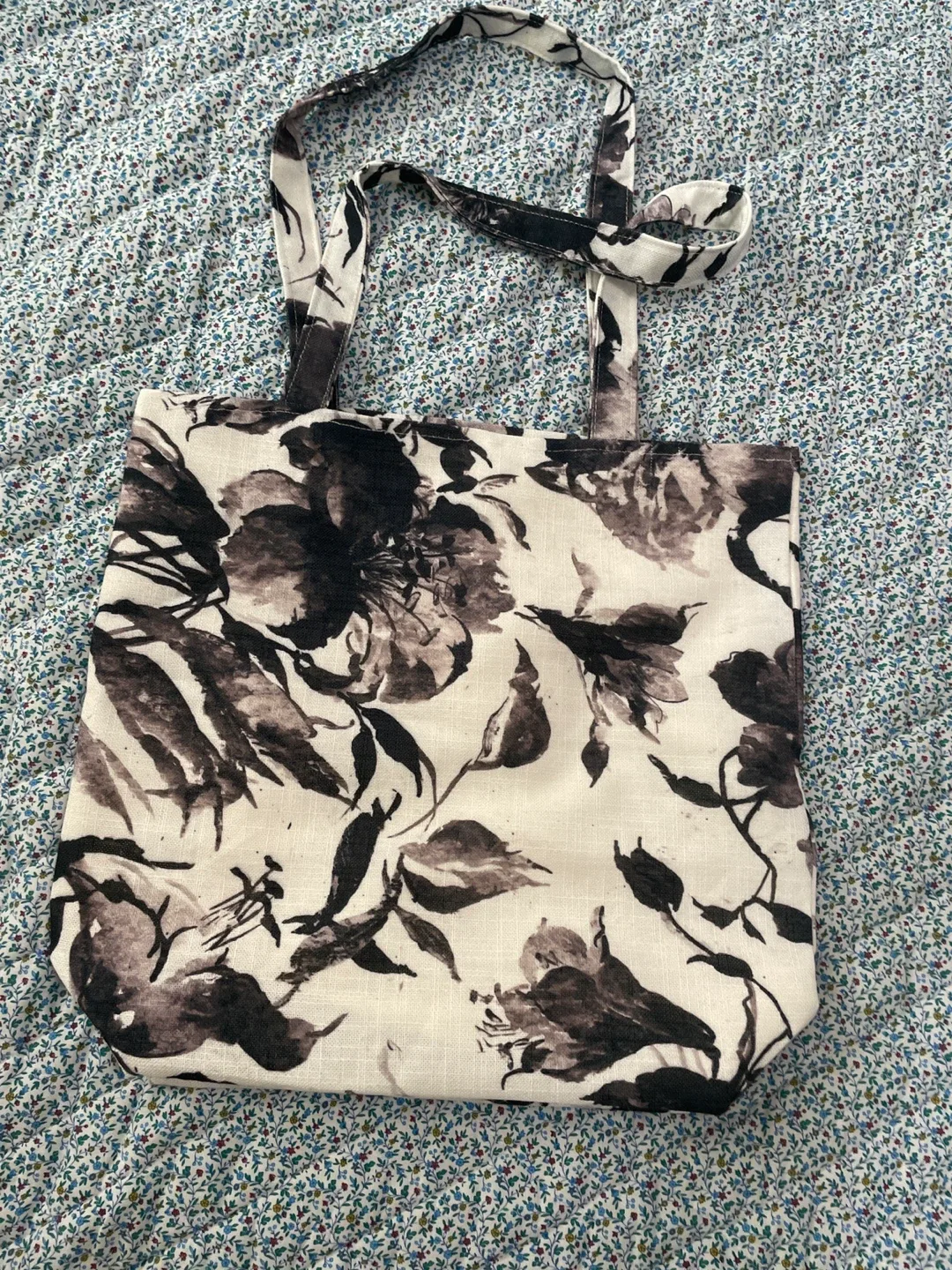 Floral Tote Bag - Black and White