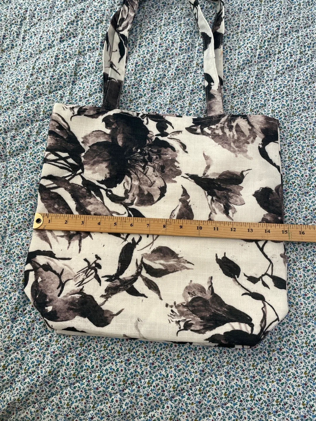 Floral Tote Bag - Black and White image indicator(3)