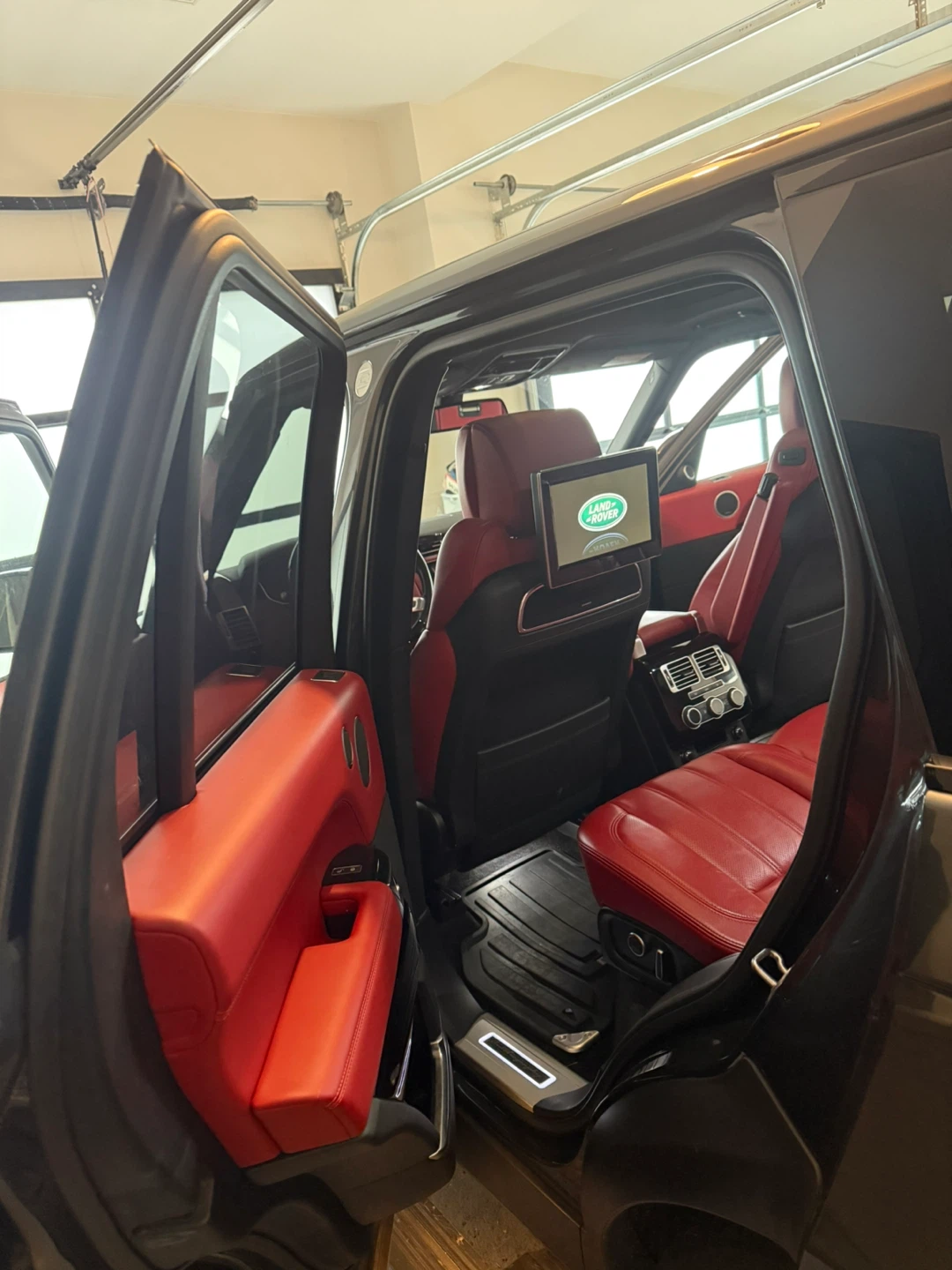 Land Rover Rear Seat Entertainment System - photo 3