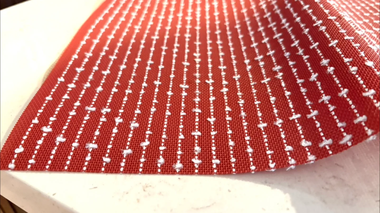 4 Red & White Placemats - New image indicator(2)