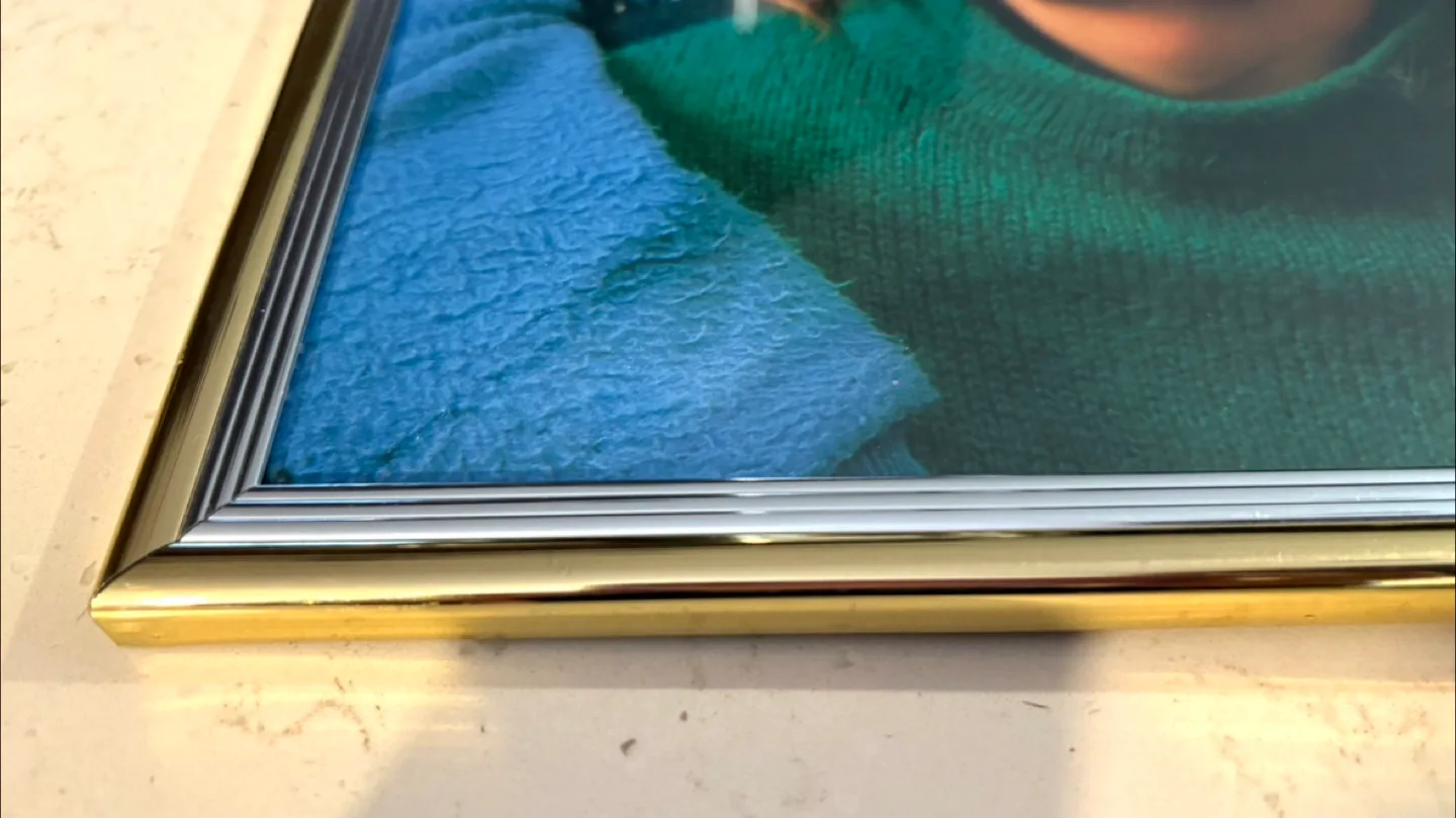 Gold & Silver Picture Frame with Stand image indicator(4)