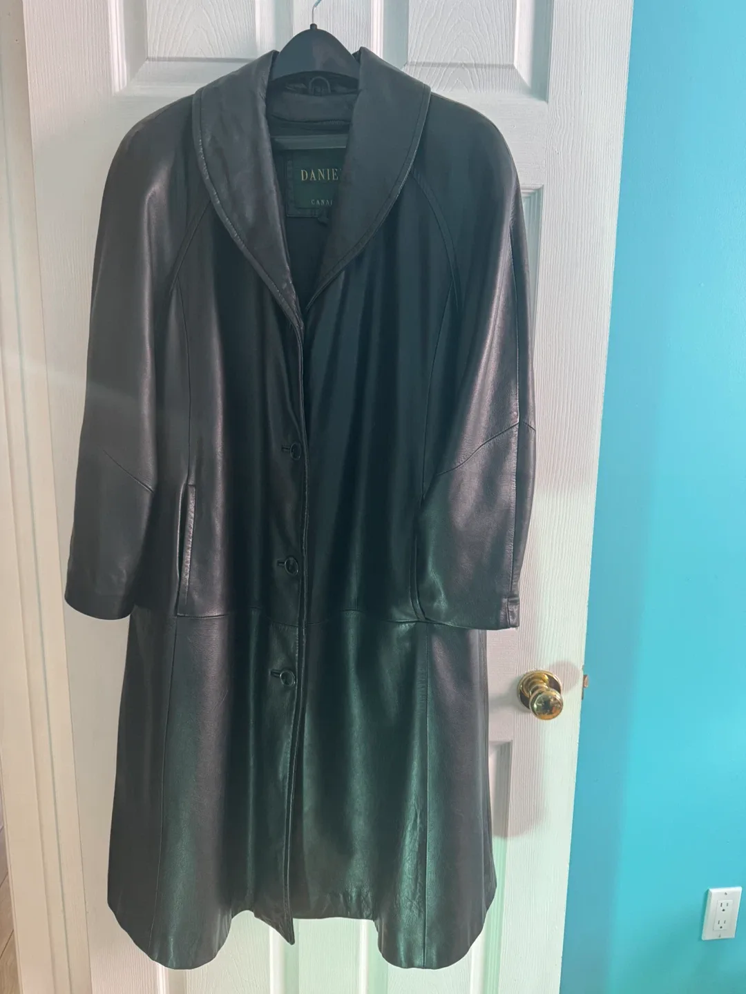 WOMENS DANIER LEATHER TRENCH COAT W. REMOVABLE FUR AND LINER image indicator(4)