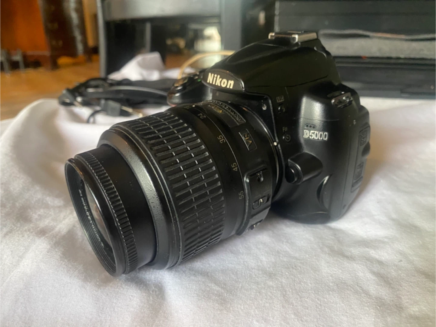 Nikon D5000 DSLR Camera - photo 4