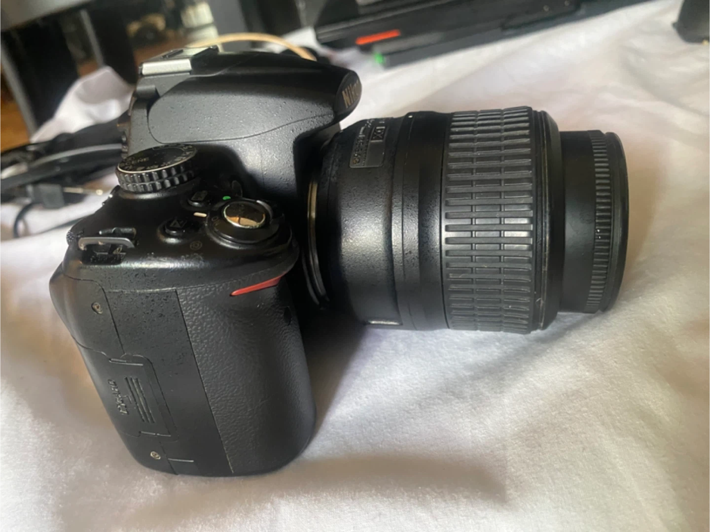 Nikon D5000 DSLR Camera - photo 2