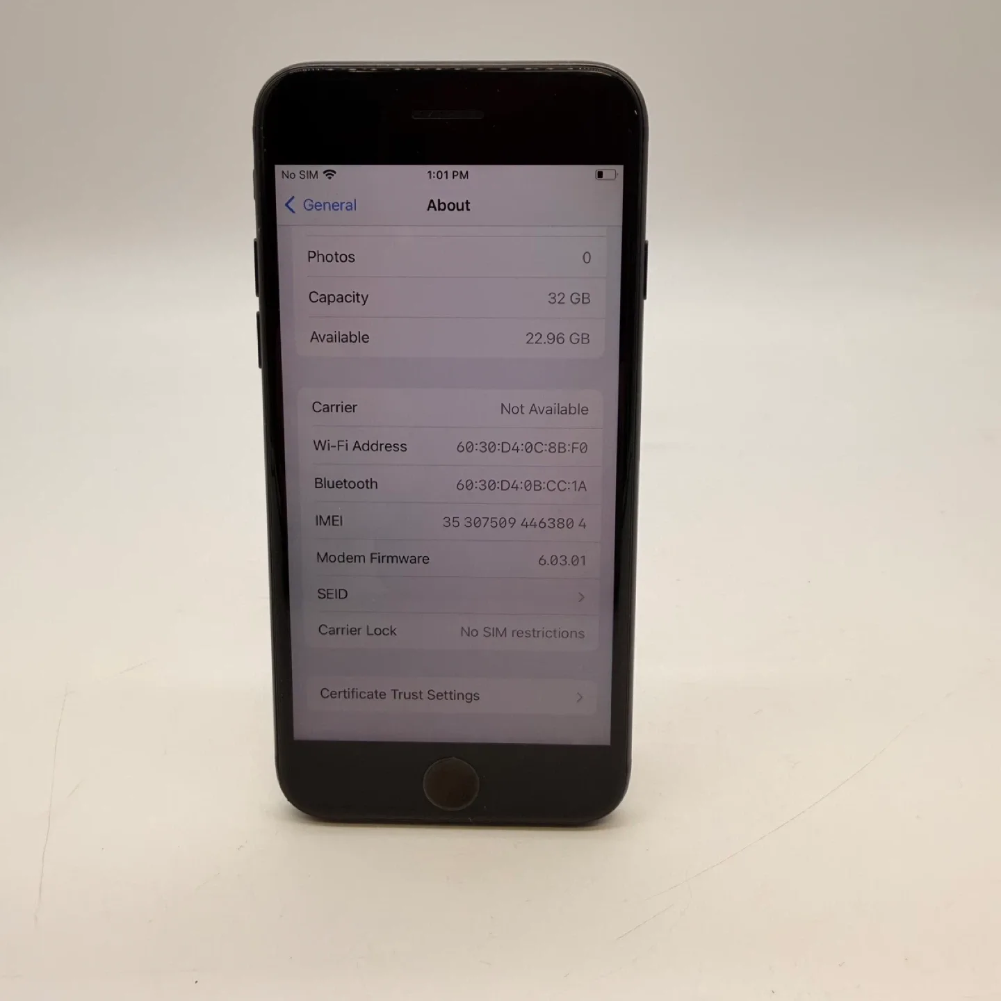 iPhone 7 - 32GB - Black great condition image indicator(3)