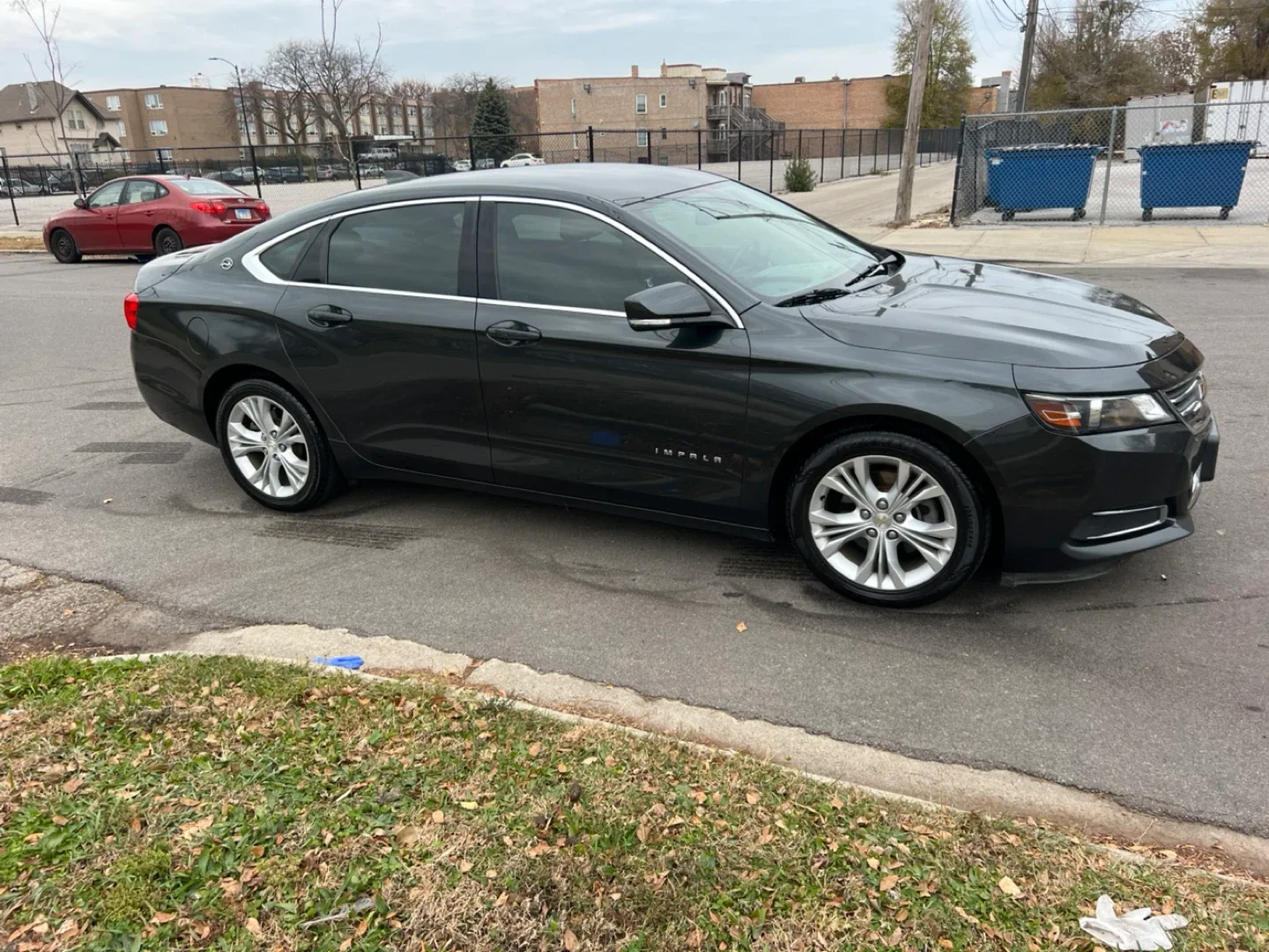 Chevrolet Impala Sedan - Gray image indicator(4)