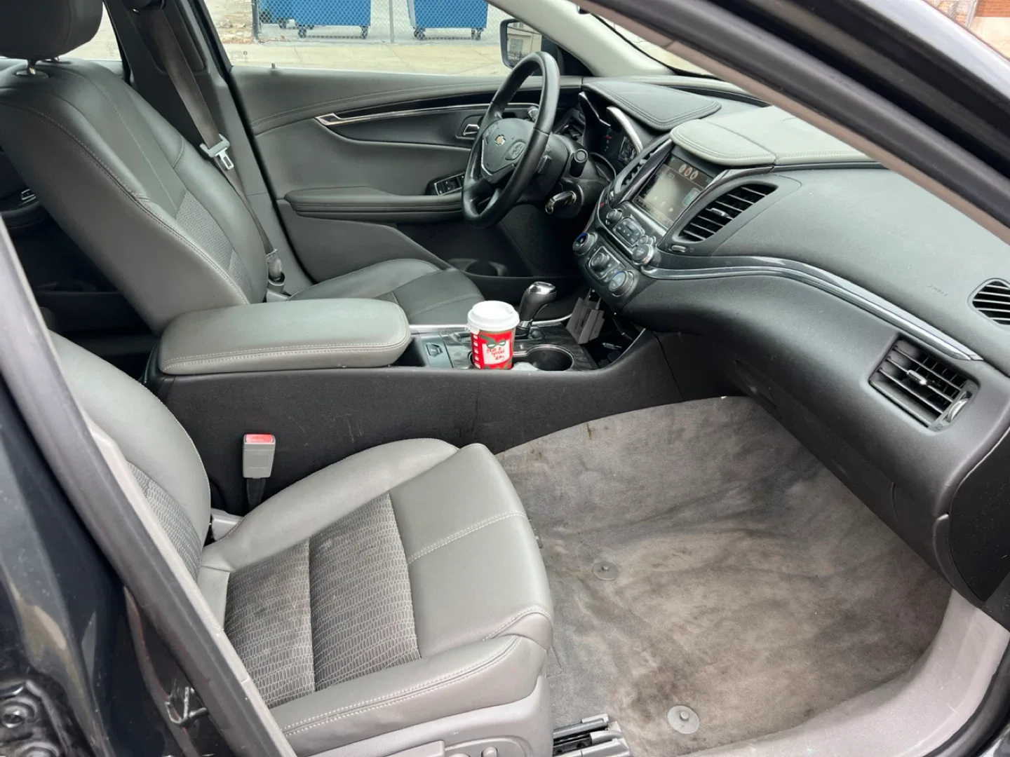 Chevrolet Impala Sedan - Gray image indicator(3)