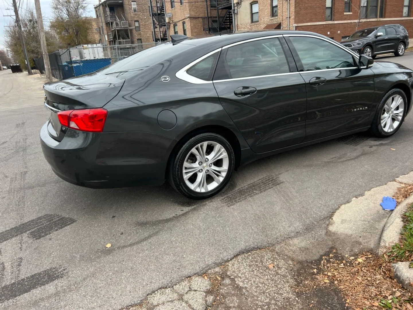 Chevrolet Impala Sedan - Gray image indicator(5)