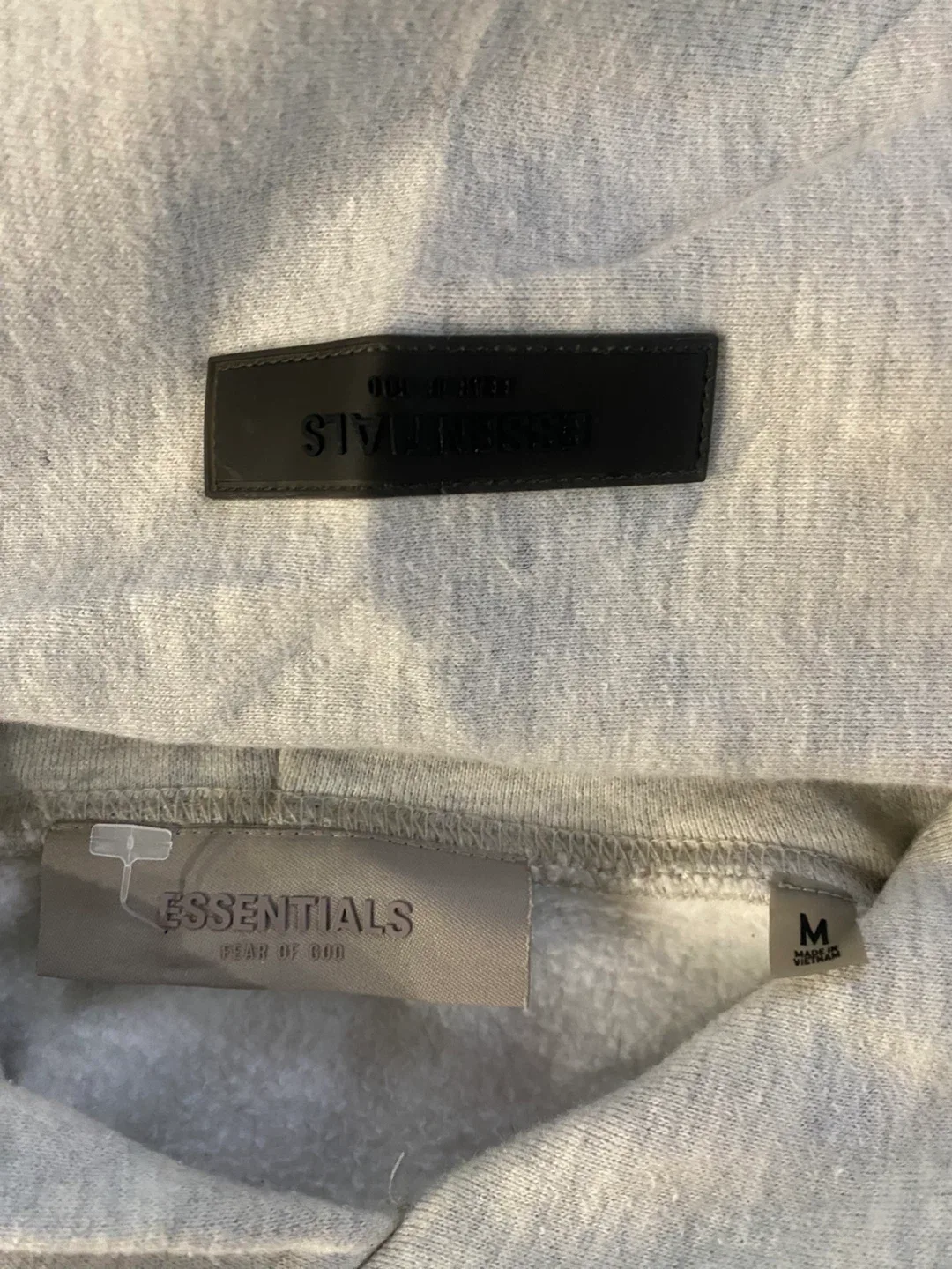 Essentials Fear of God Hoodie - Size M image indicator(3)