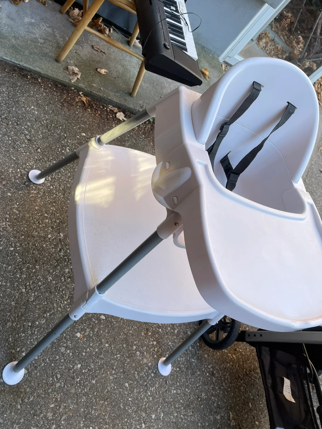 High chair - photo 2