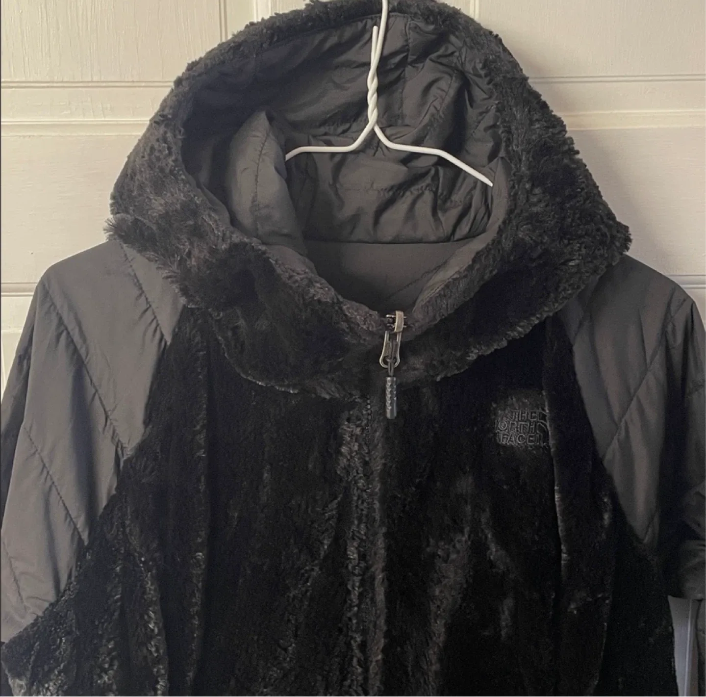 The North Face Black Quilted Reversible Winter Jacket image indicator(9)