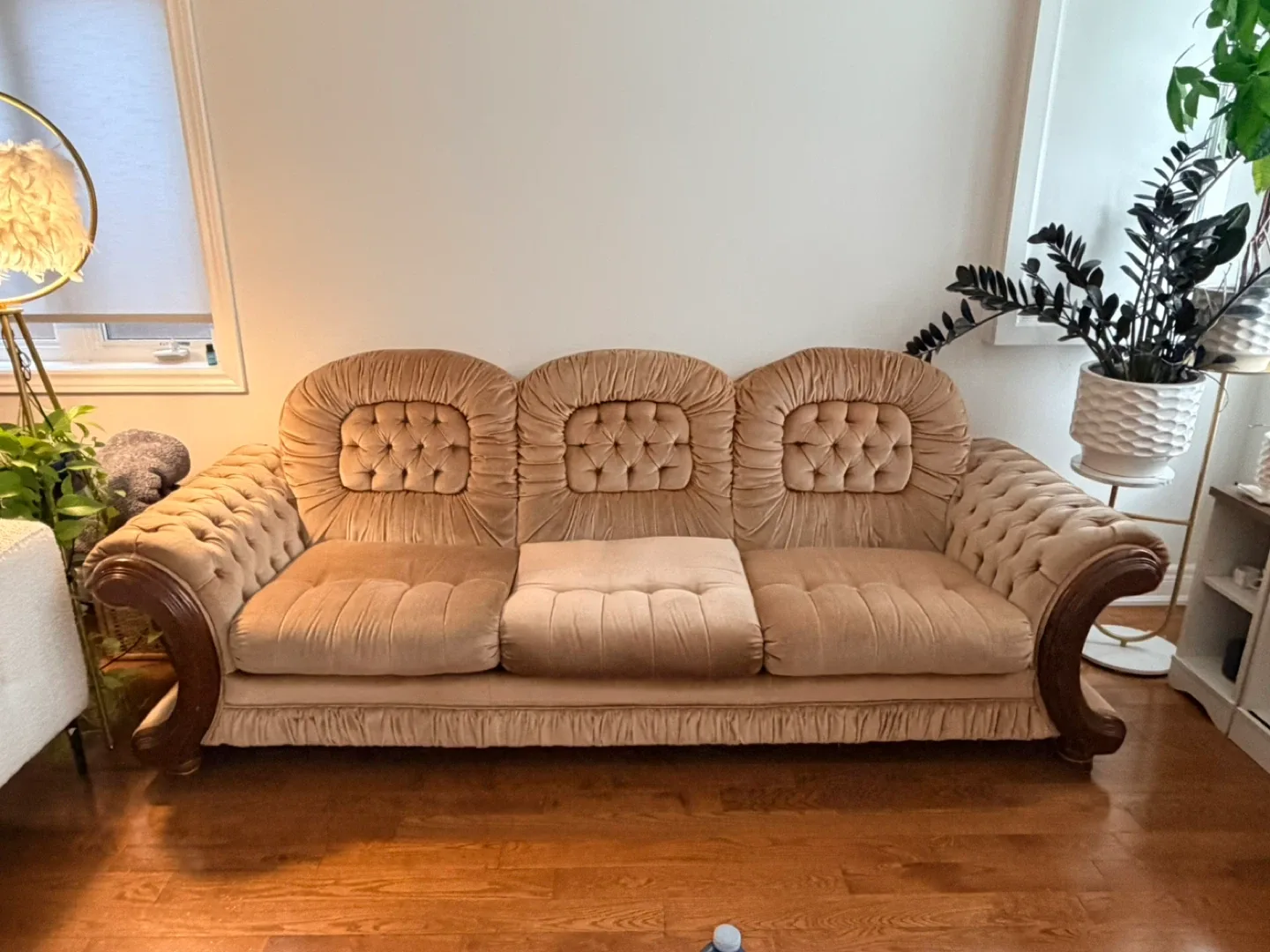 Vintage Style Tufted Sofa - Great Condition!