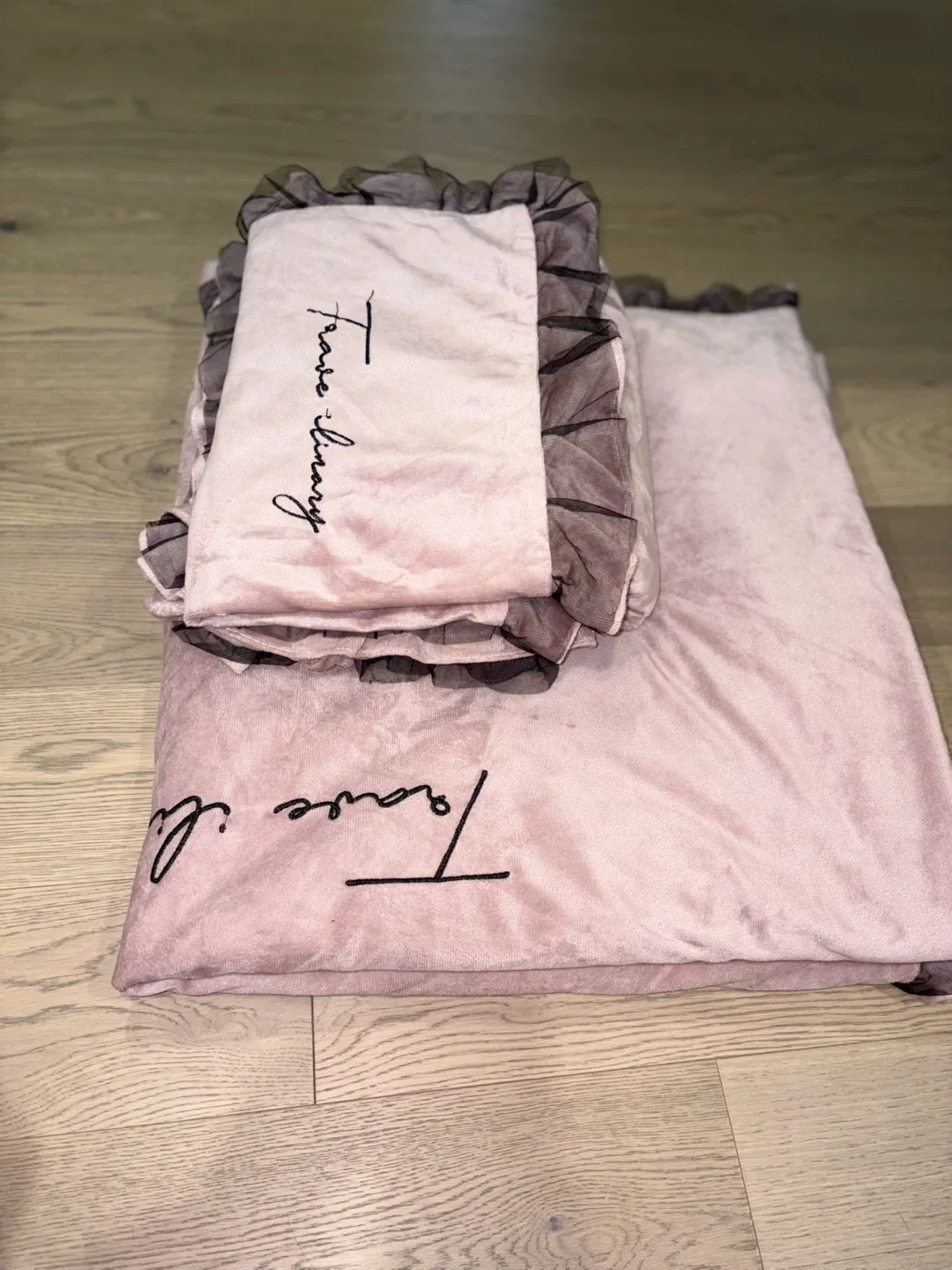 Smoke Pinky velvet Bedding Set 4pcs, king size image indicator(2)