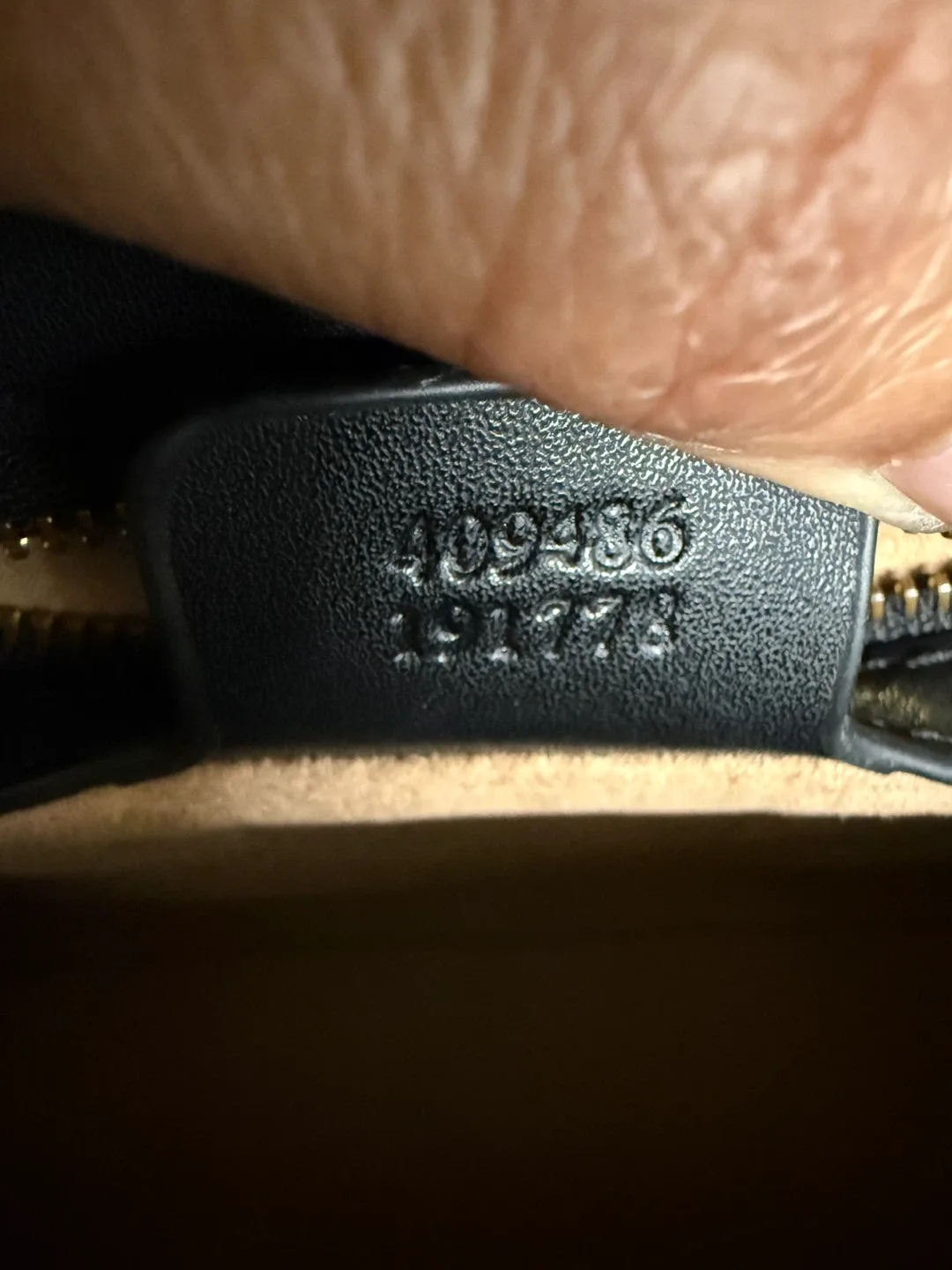 Gucci Padlock GG Supreme Shoulder Bag Authentic image indicator(4)