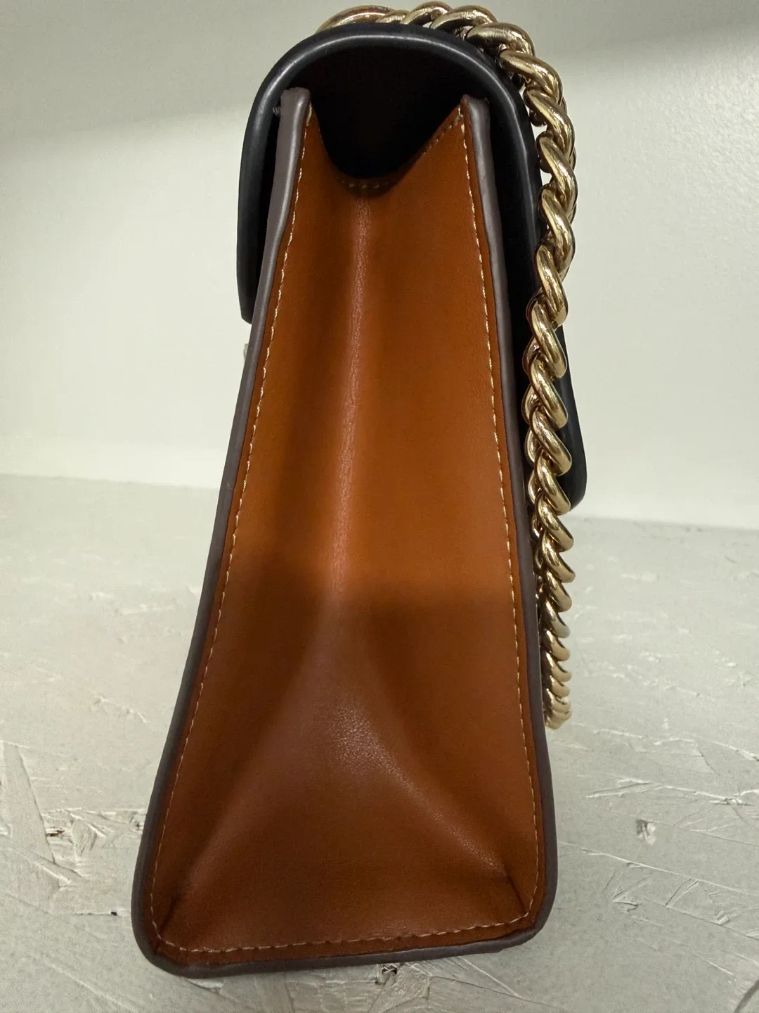 Gucci Padlock GG Supreme Shoulder Bag Authentic image indicator(3)