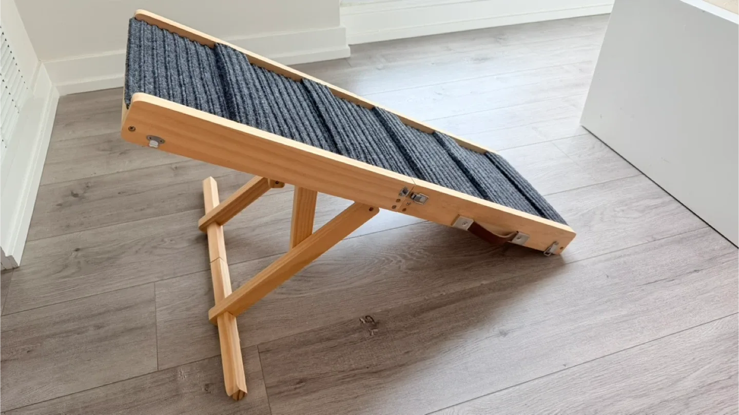 Folding Wooden Pet Ramp - Portable Dog/Cat Ramp image indicator(3)