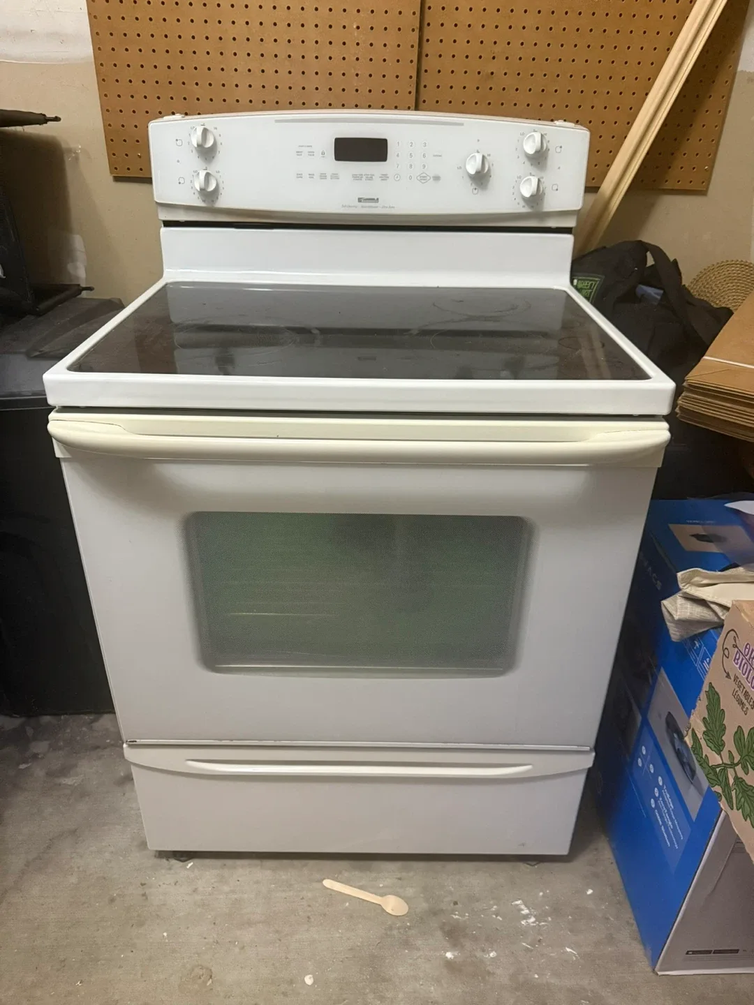 Kenmore Glass-Top Electric Stove – Untested (As-Is)