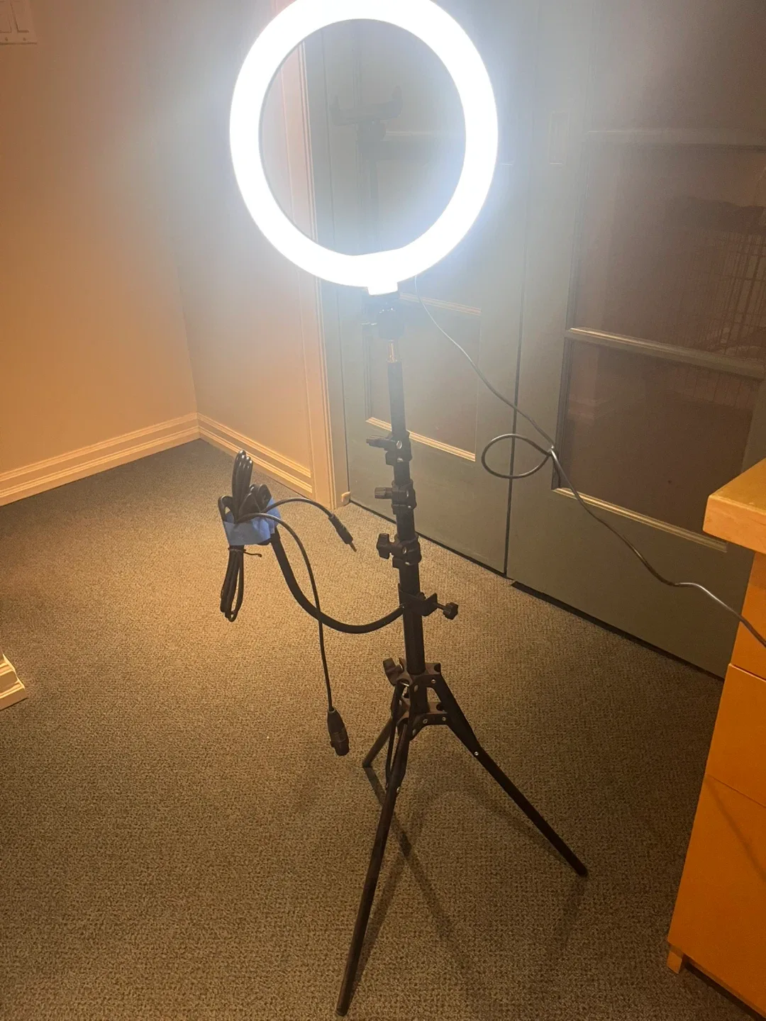 Yesker Ring Light with Tripod Stand image indicator(4)