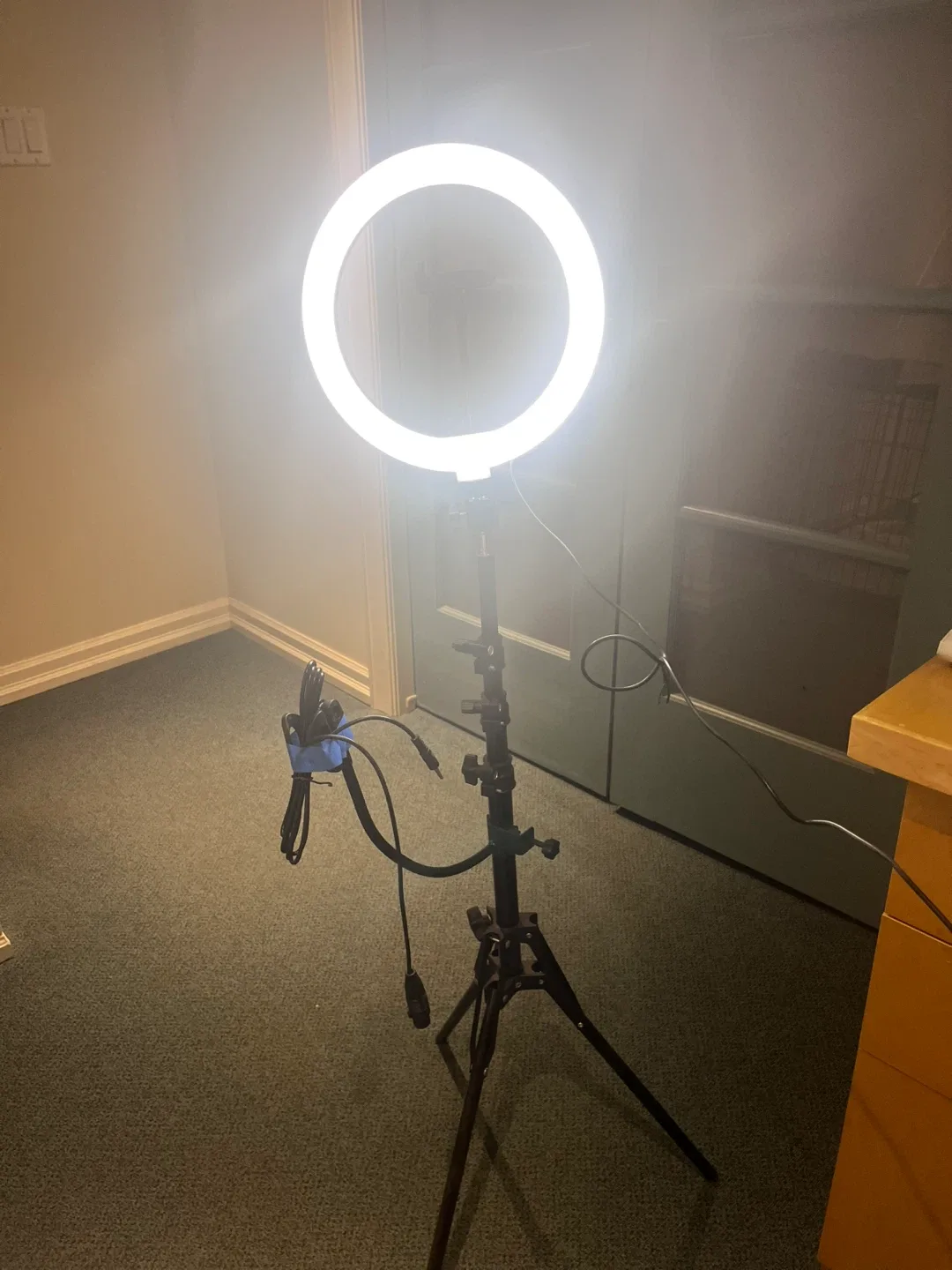 Yesker Ring Light with Tripod Stand image indicator(3)