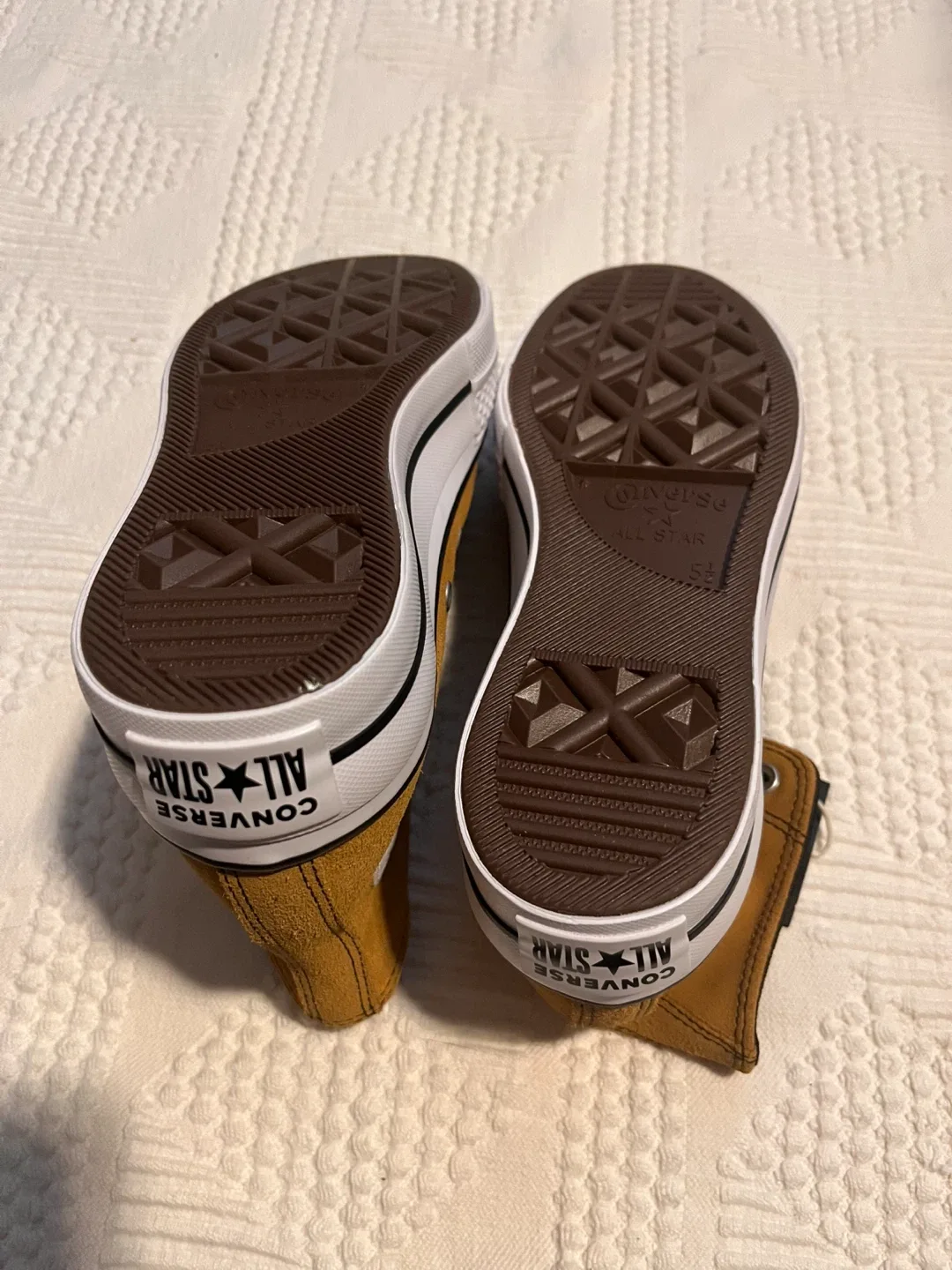 Converse Chuck Taylor All Star Lined Lift Hi, size 8.5 image indicator(4)