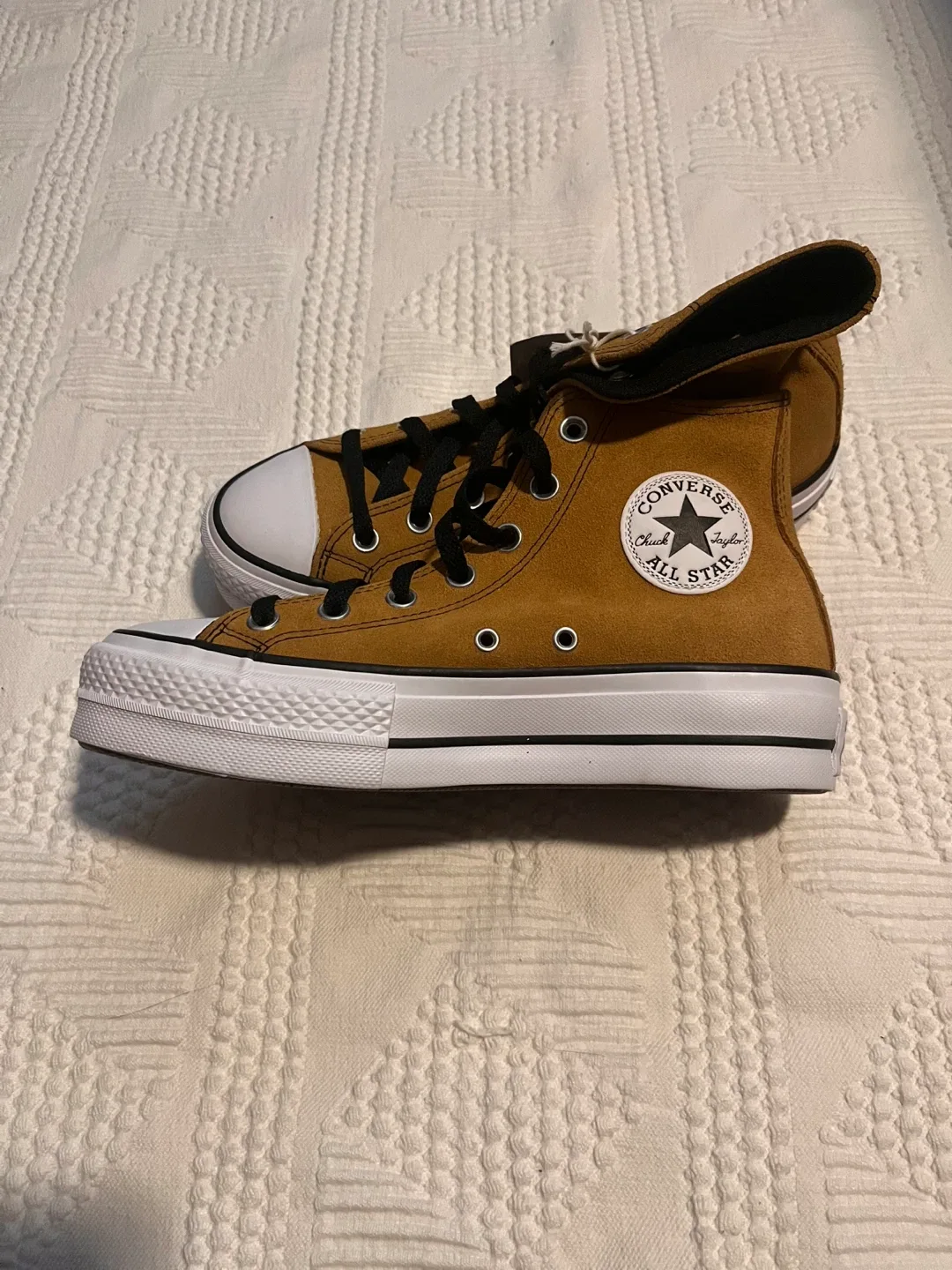 Converse Chuck Taylor All Star Lined Lift Hi, size 8.5 image indicator(3)