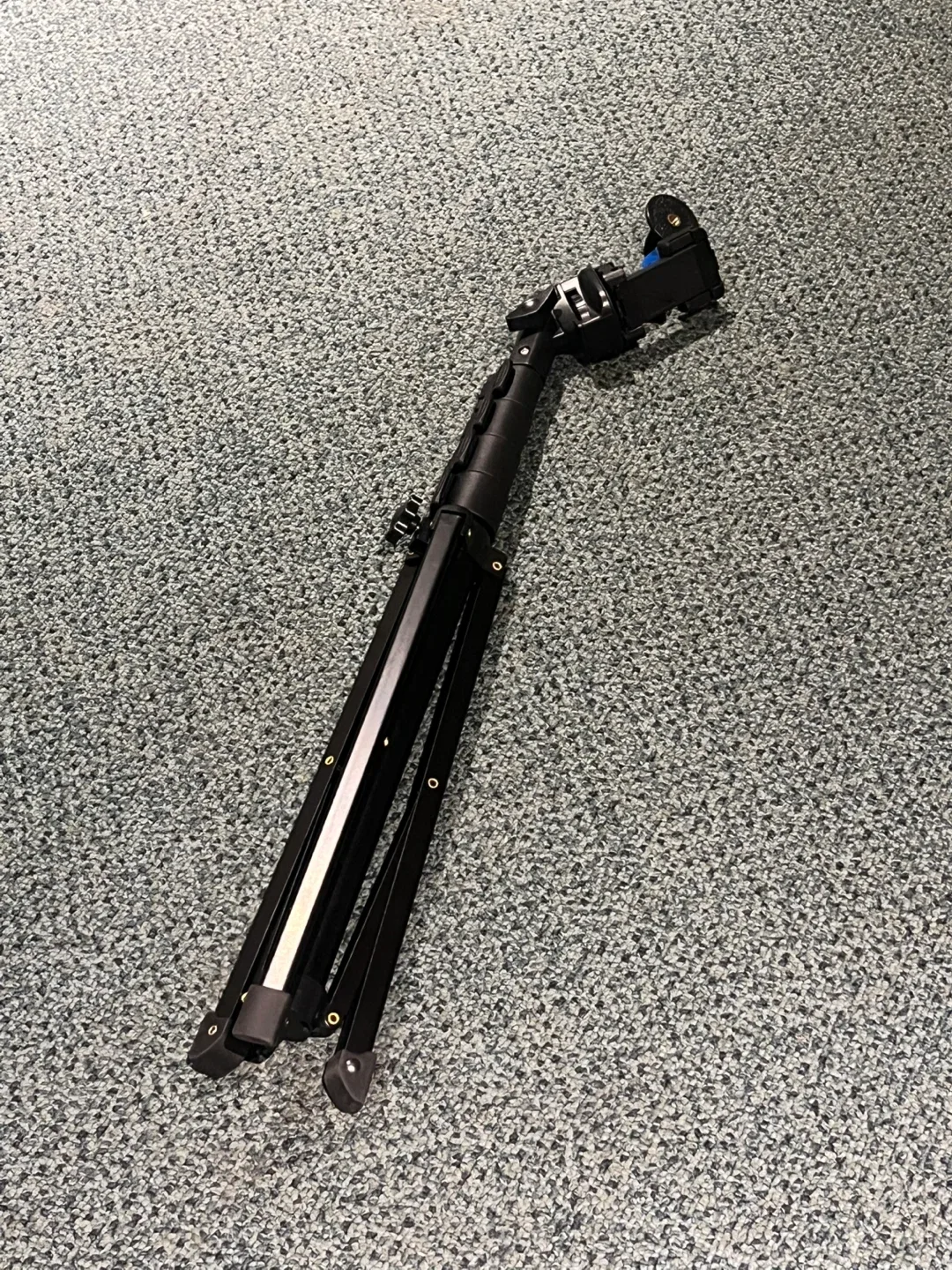 UBeesize Selfie Stick Tripod 62" image indicator(2)