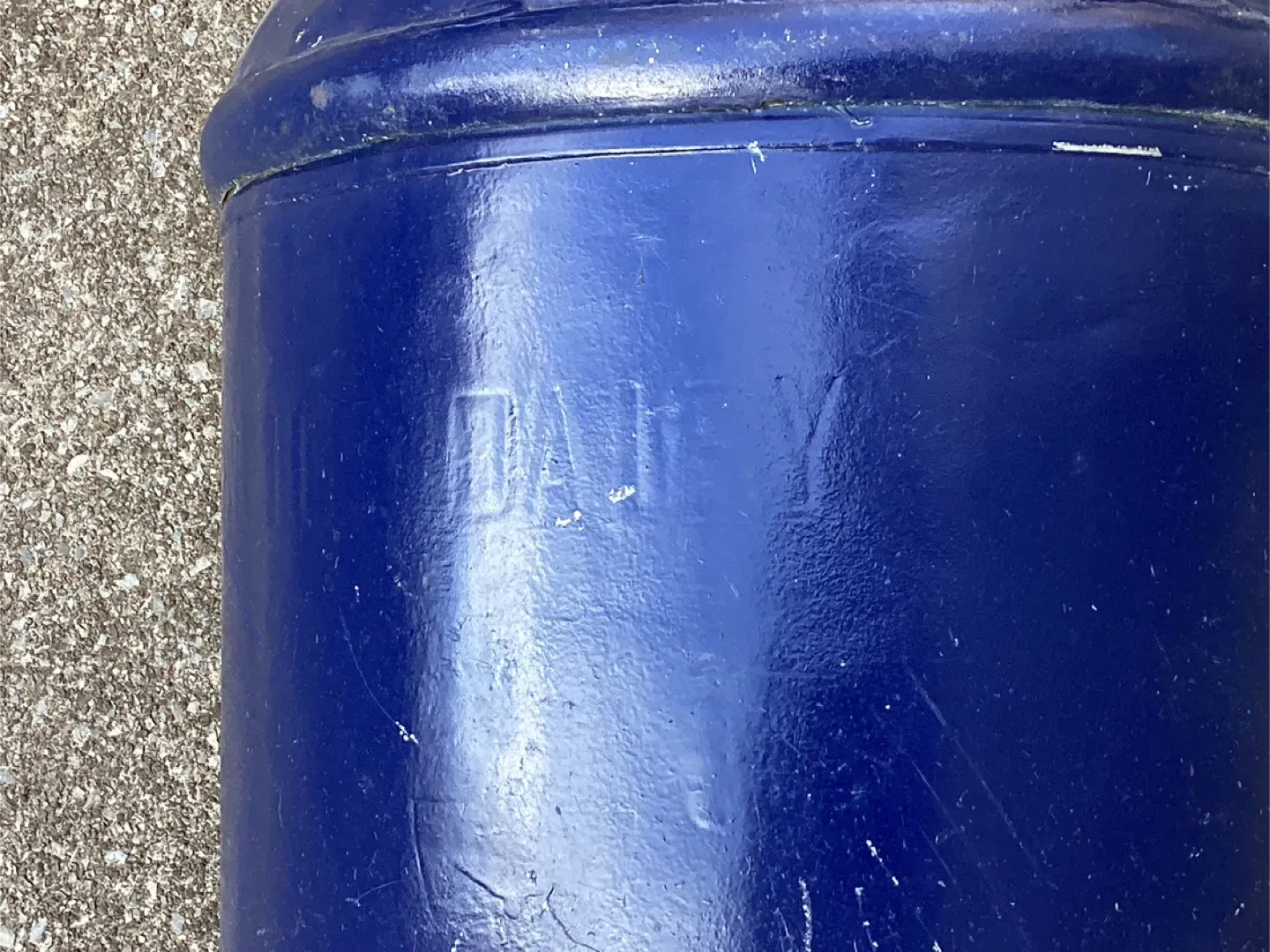 Antique REIDS DAIRY Milk Can Belleville Ontario Painted Blue ! image indicator(6)