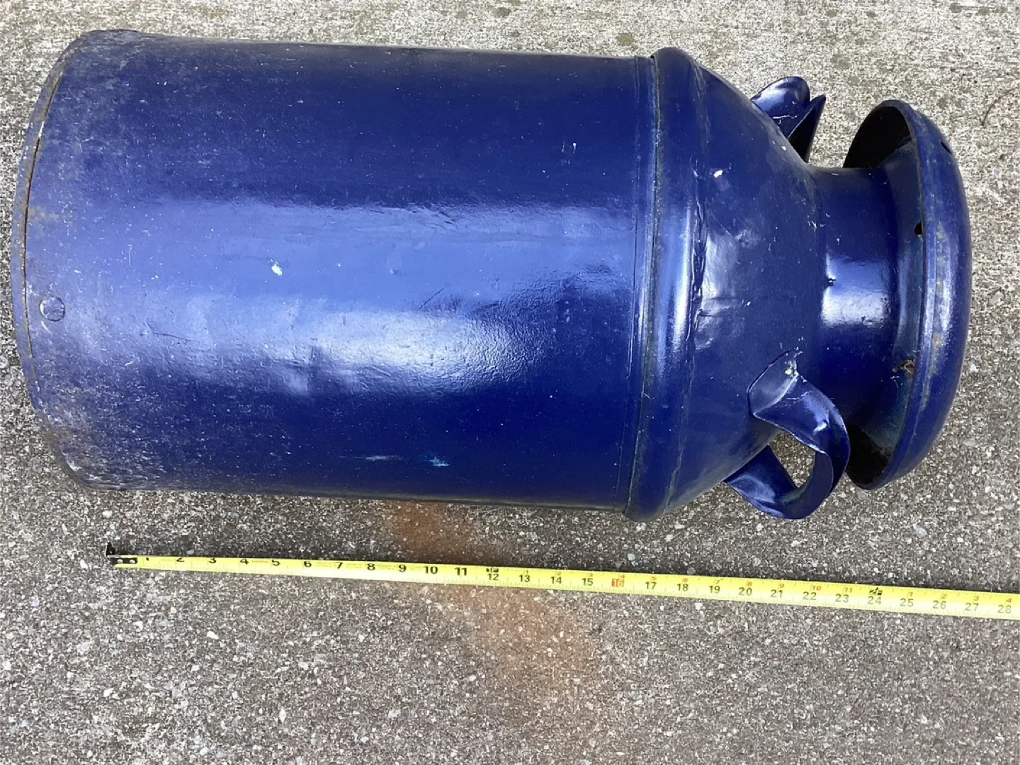 Antique REIDS DAIRY Milk Can Belleville Ontario Painted Blue ! image indicator(9)