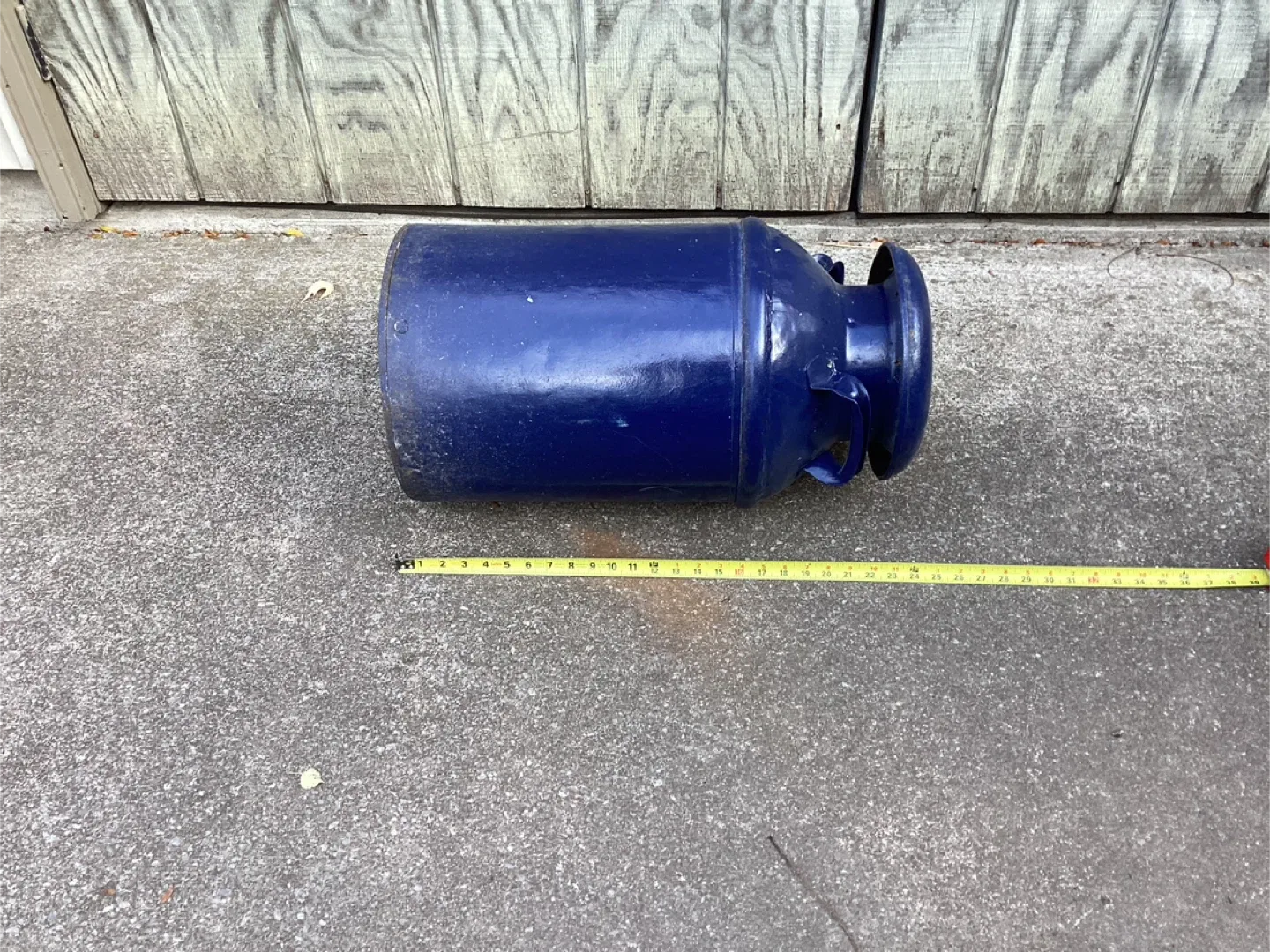 Antique REIDS DAIRY Milk Can Belleville Ontario Painted Blue ! image indicator(8)